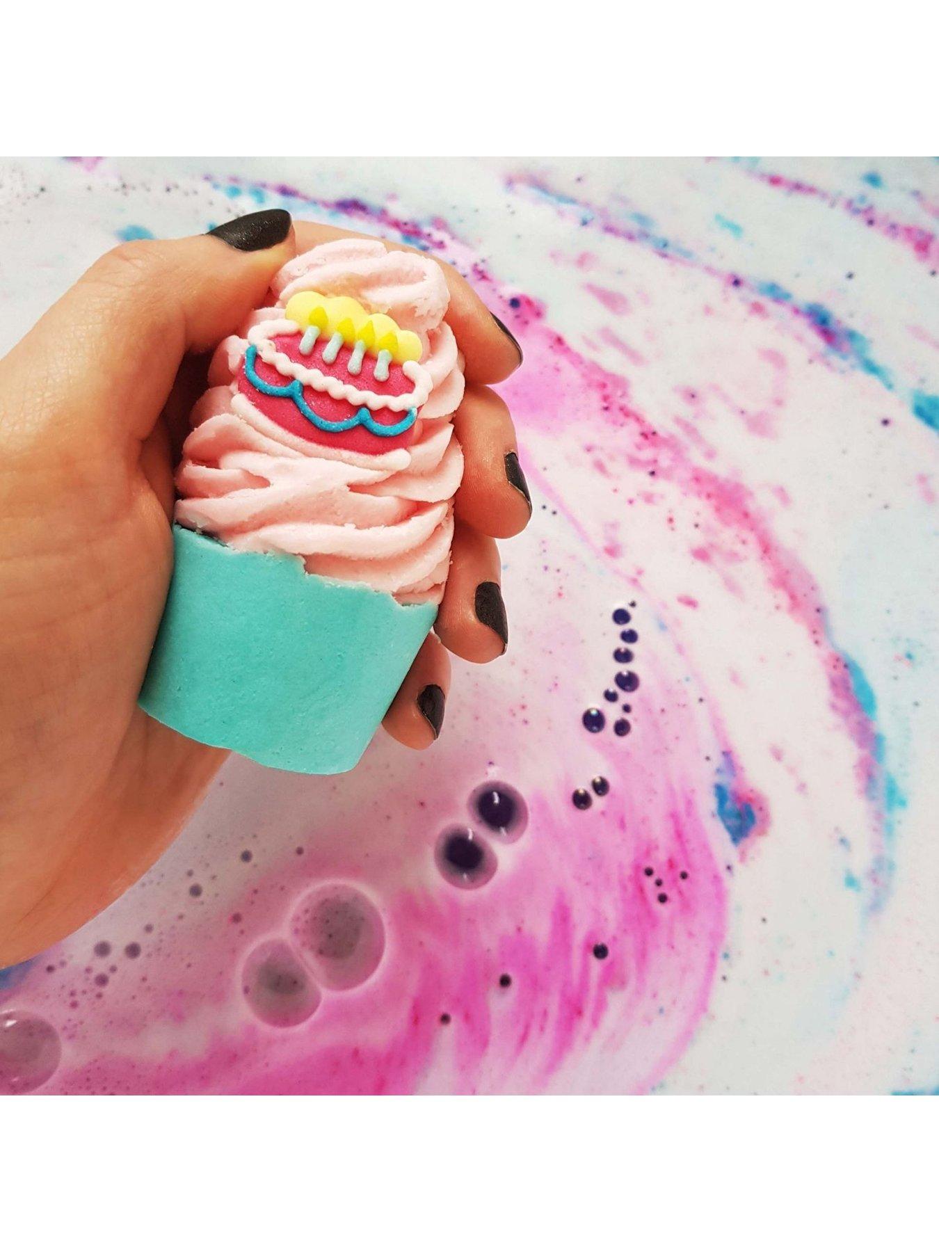 Image 3 of 5 of Bomb Cosmetics Happy Birthday Bath Bomb Gift Set