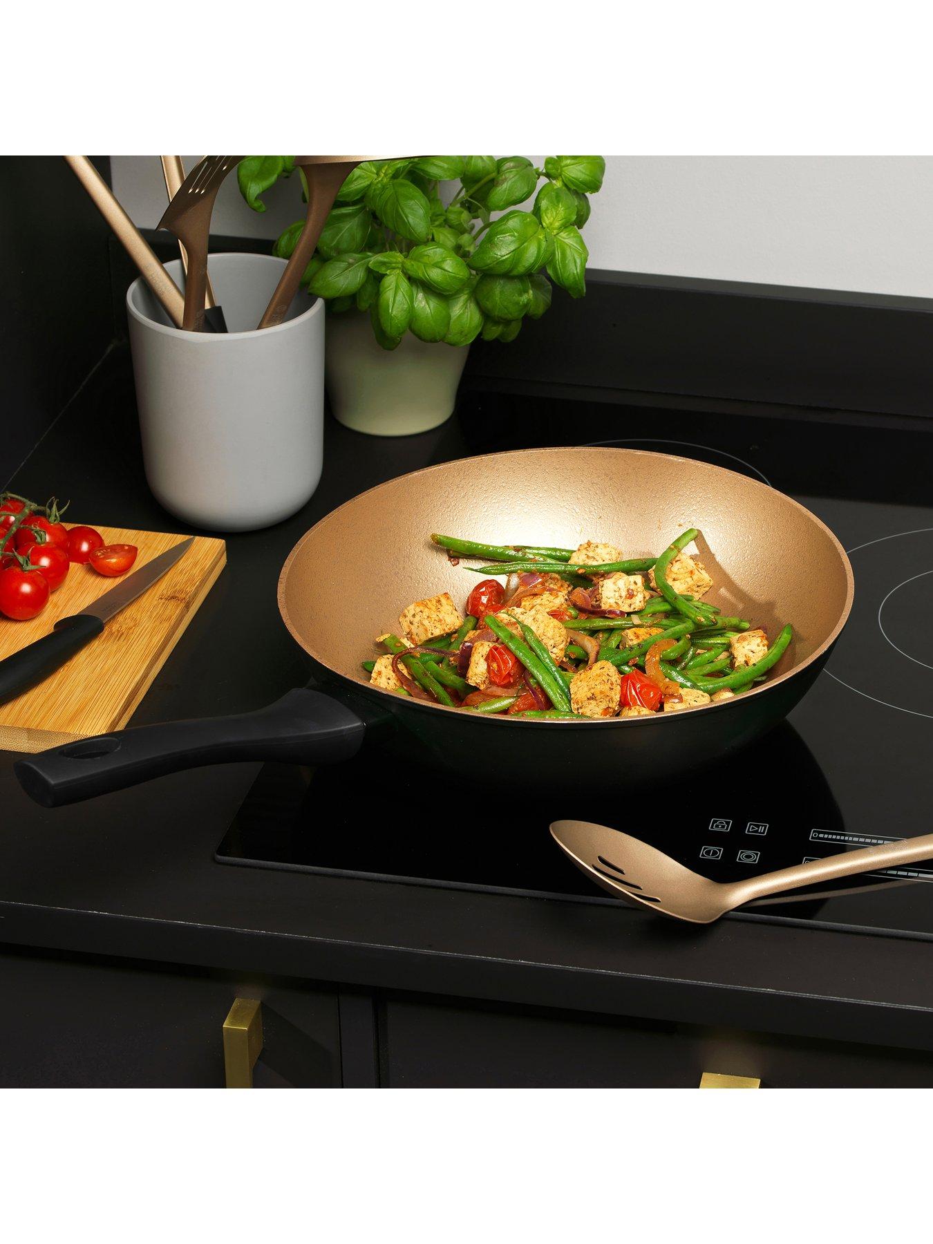 russell-hobbs-opulence-collection-non-stick-28-cm-stirfry-panoutfit