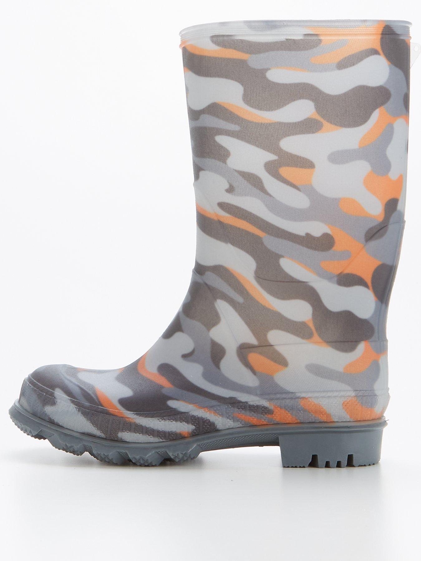 Camo wellies shop