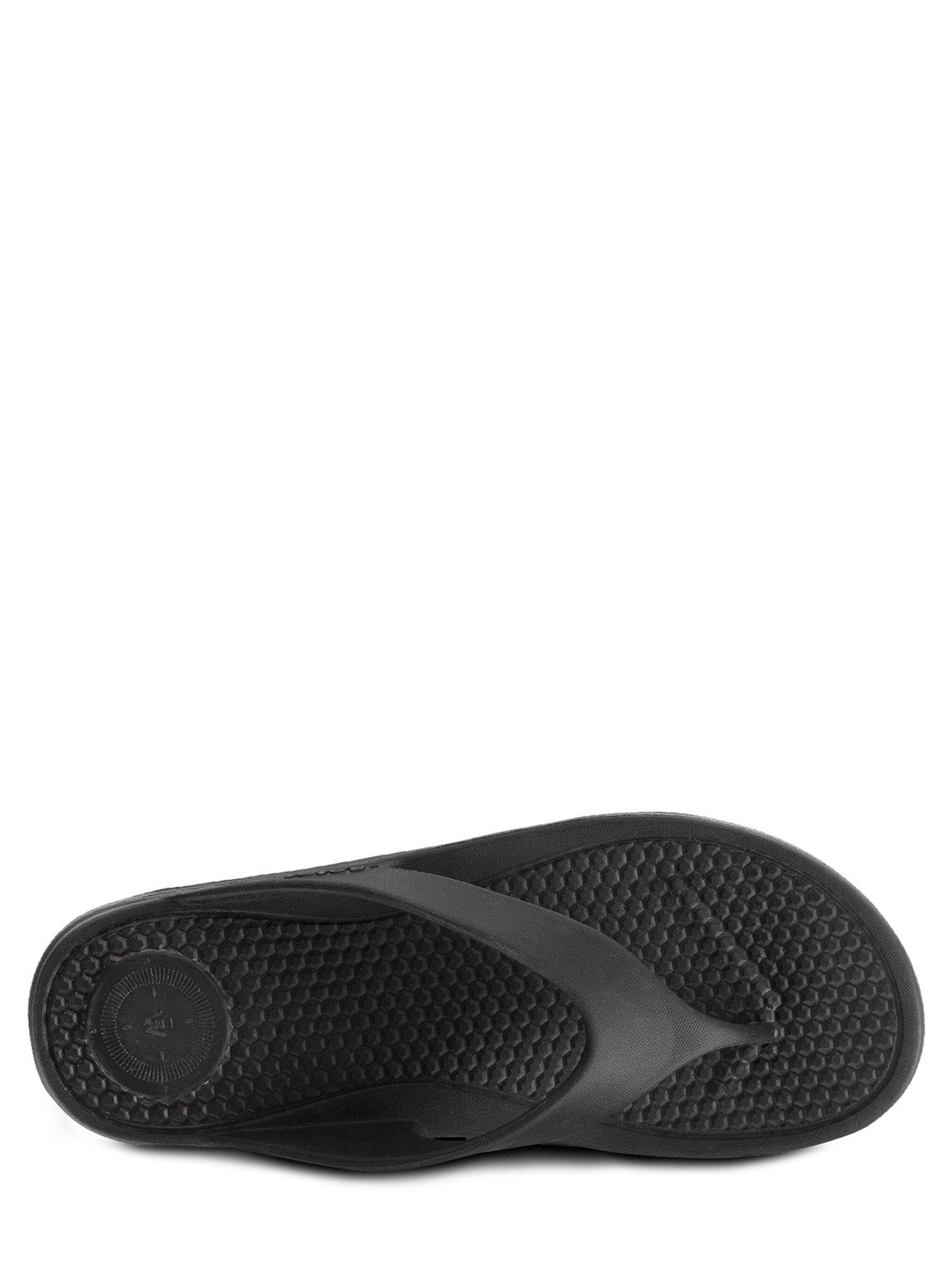 totes-solbounce-toe-post-sandalnbsp--blackoutfit