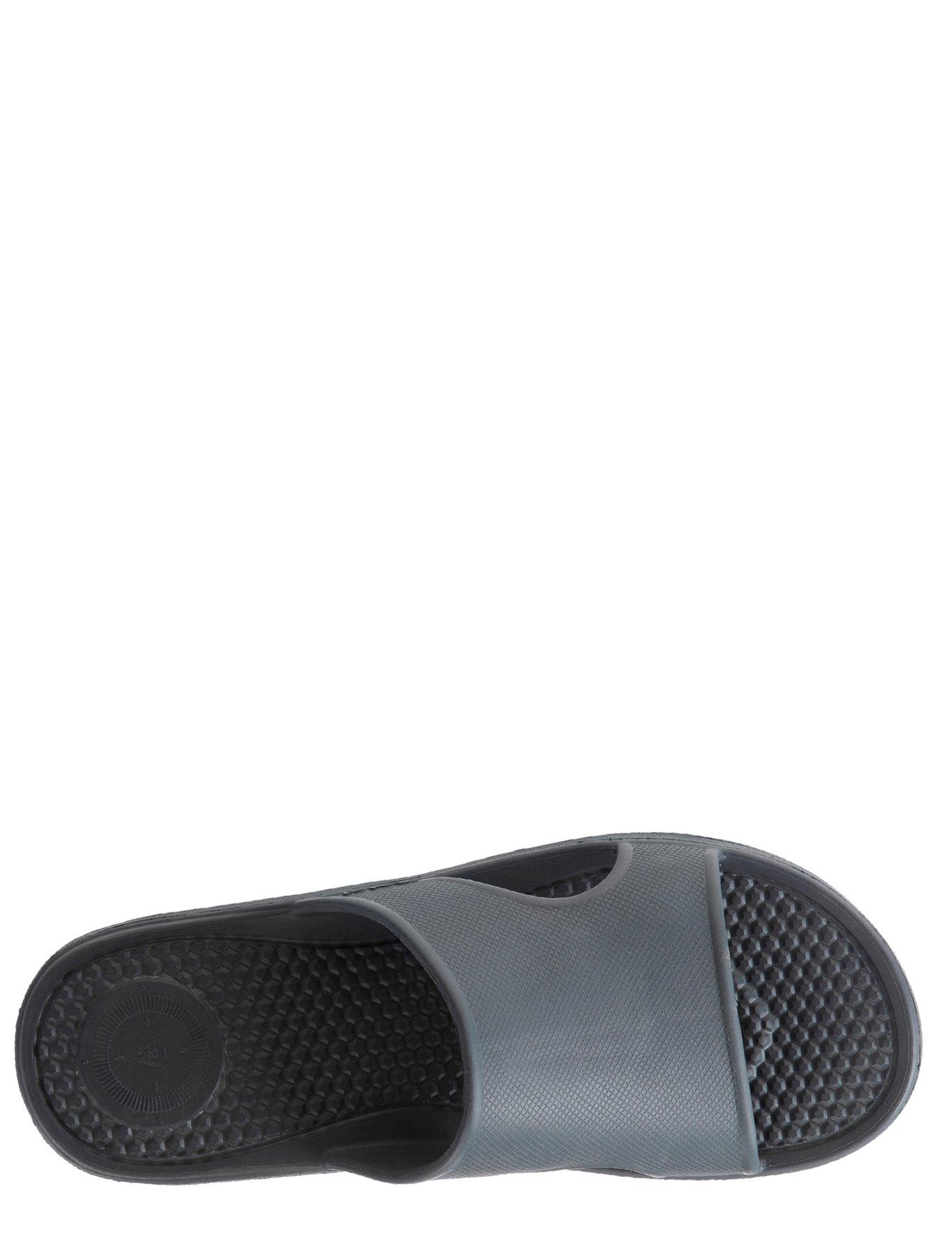 totes-mens-solbounce-vented-slide-sandal-greyoutfit