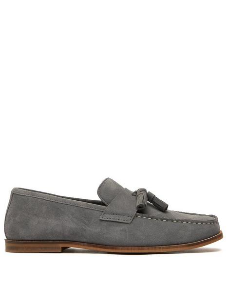 schuh-rich-suede-square-toe-loafer-grey