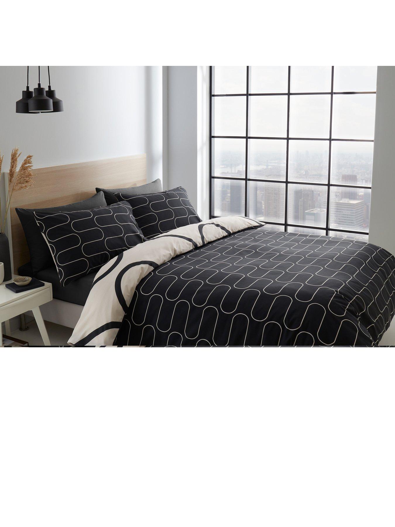 catherine-lansfield-linear-curve-duvet-cover-set-blackback