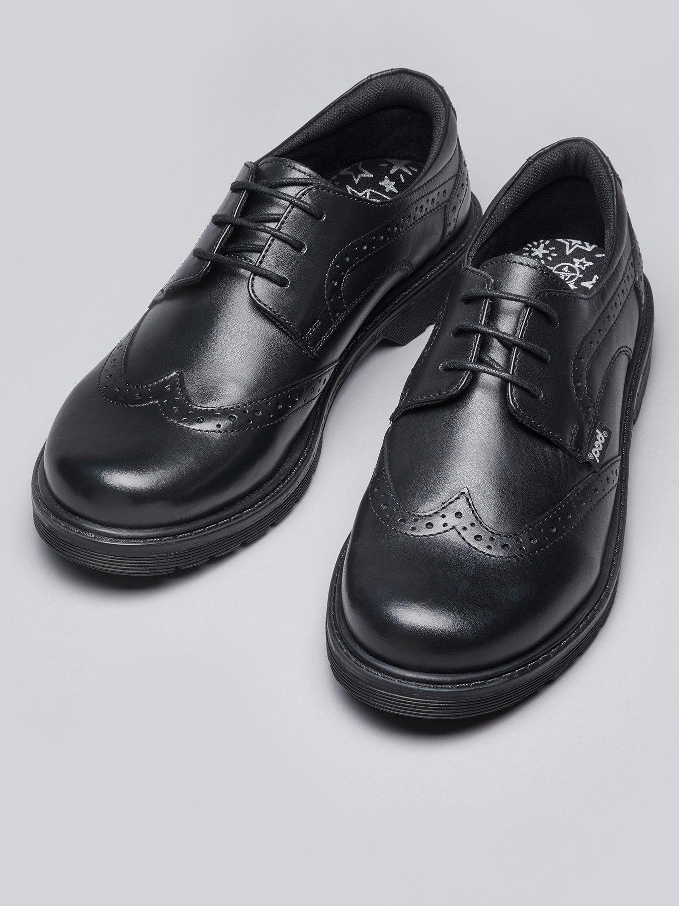 Closed school shoes store