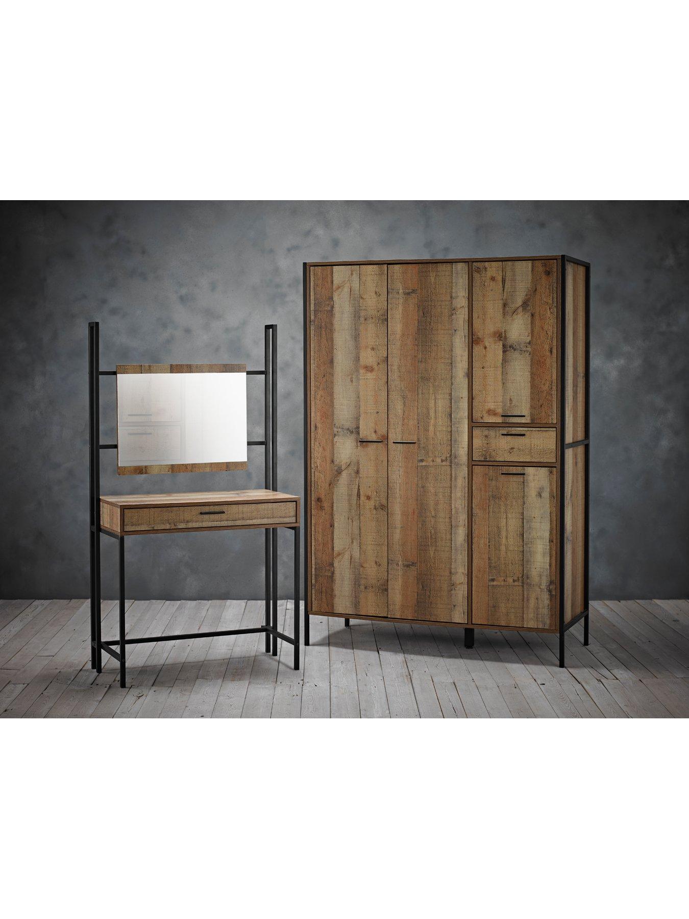Image 5 of 6 of LPD Furniture Hoxton 4 Door, 1 Drawer Wardrobe