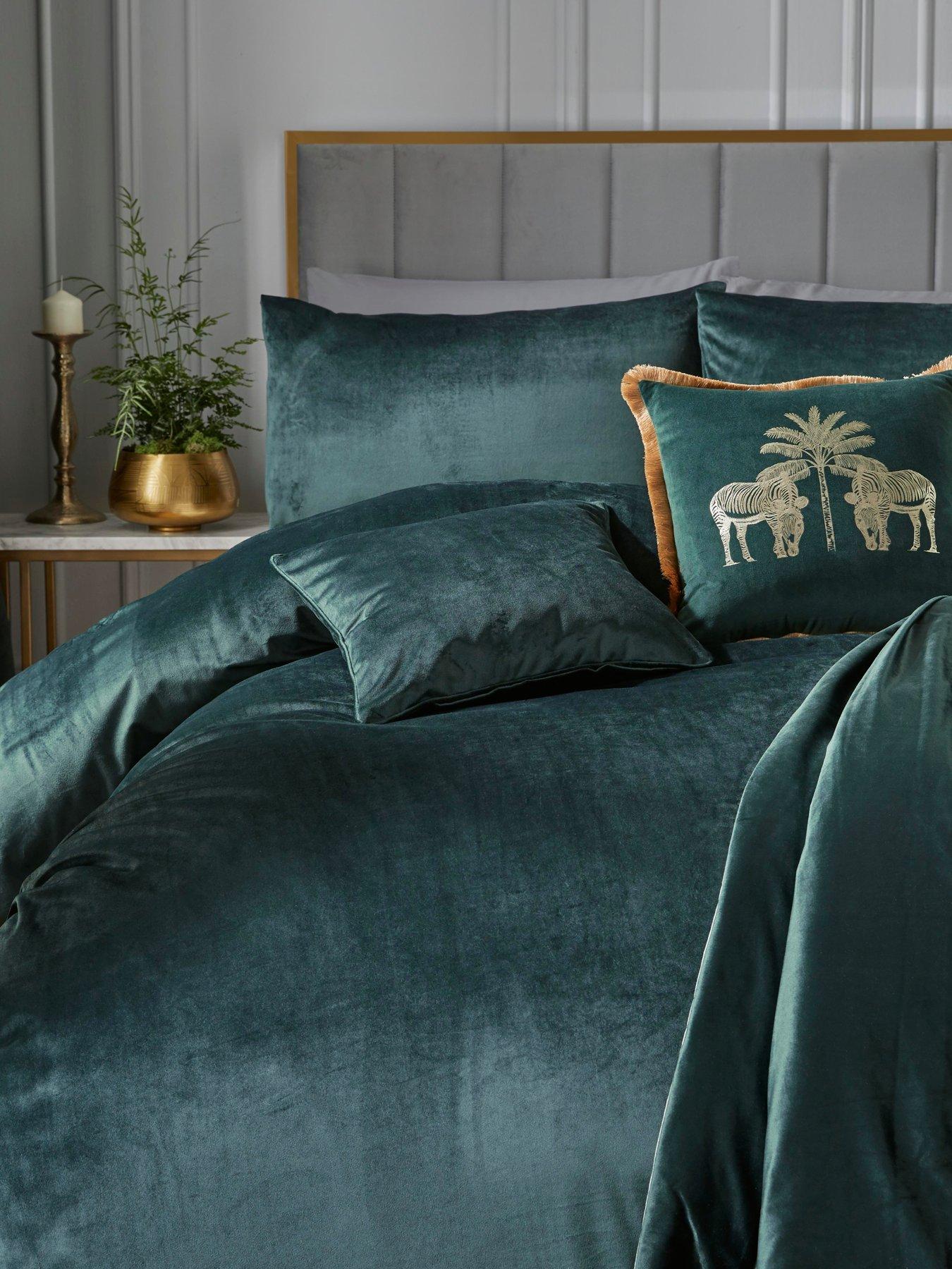 laurence-llewelyn-bowen-montrose-duvet-cover-set-greenoutfit