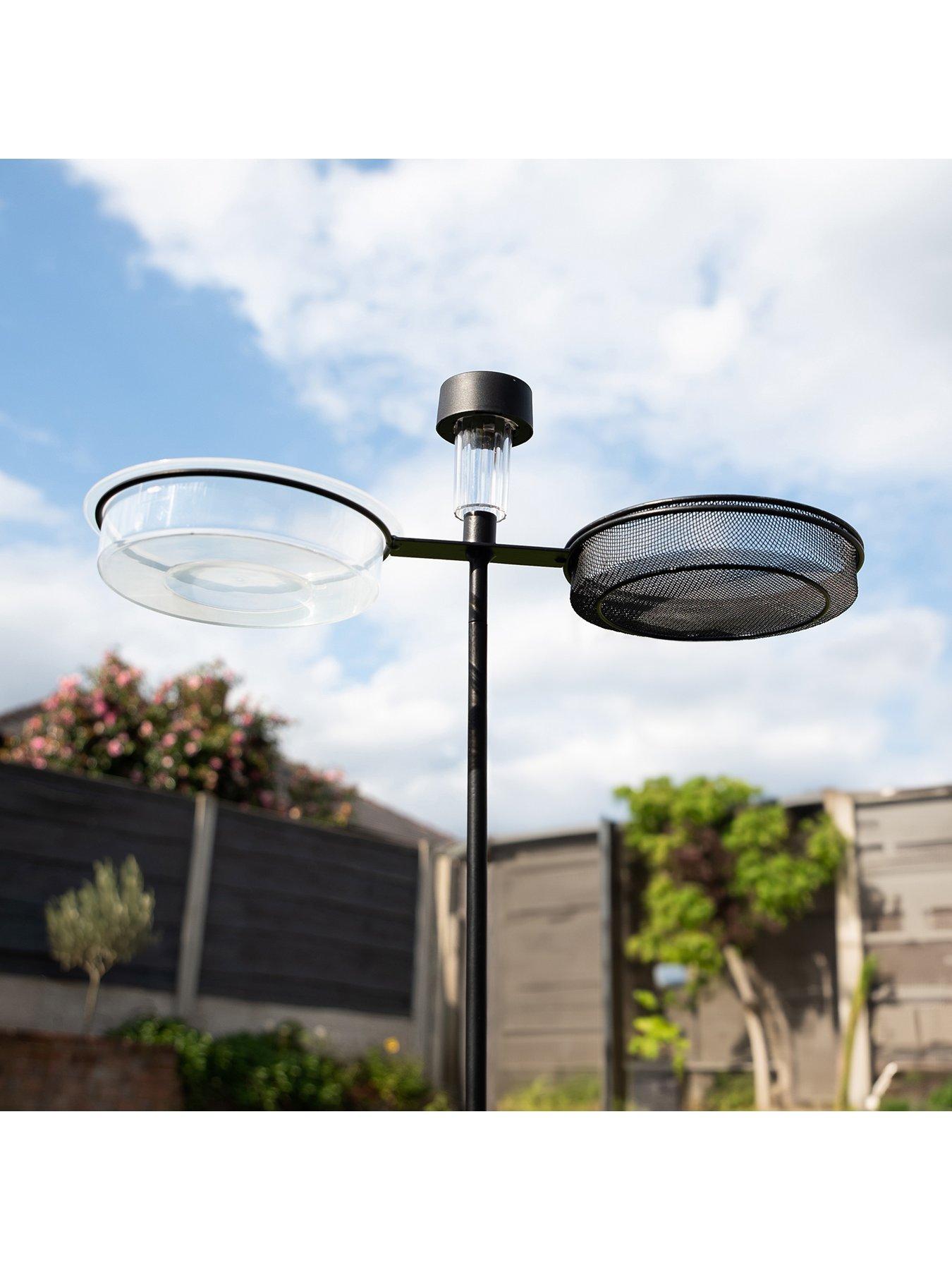 streetwize-freestanding-bird-feeder-with-solar-leddetail