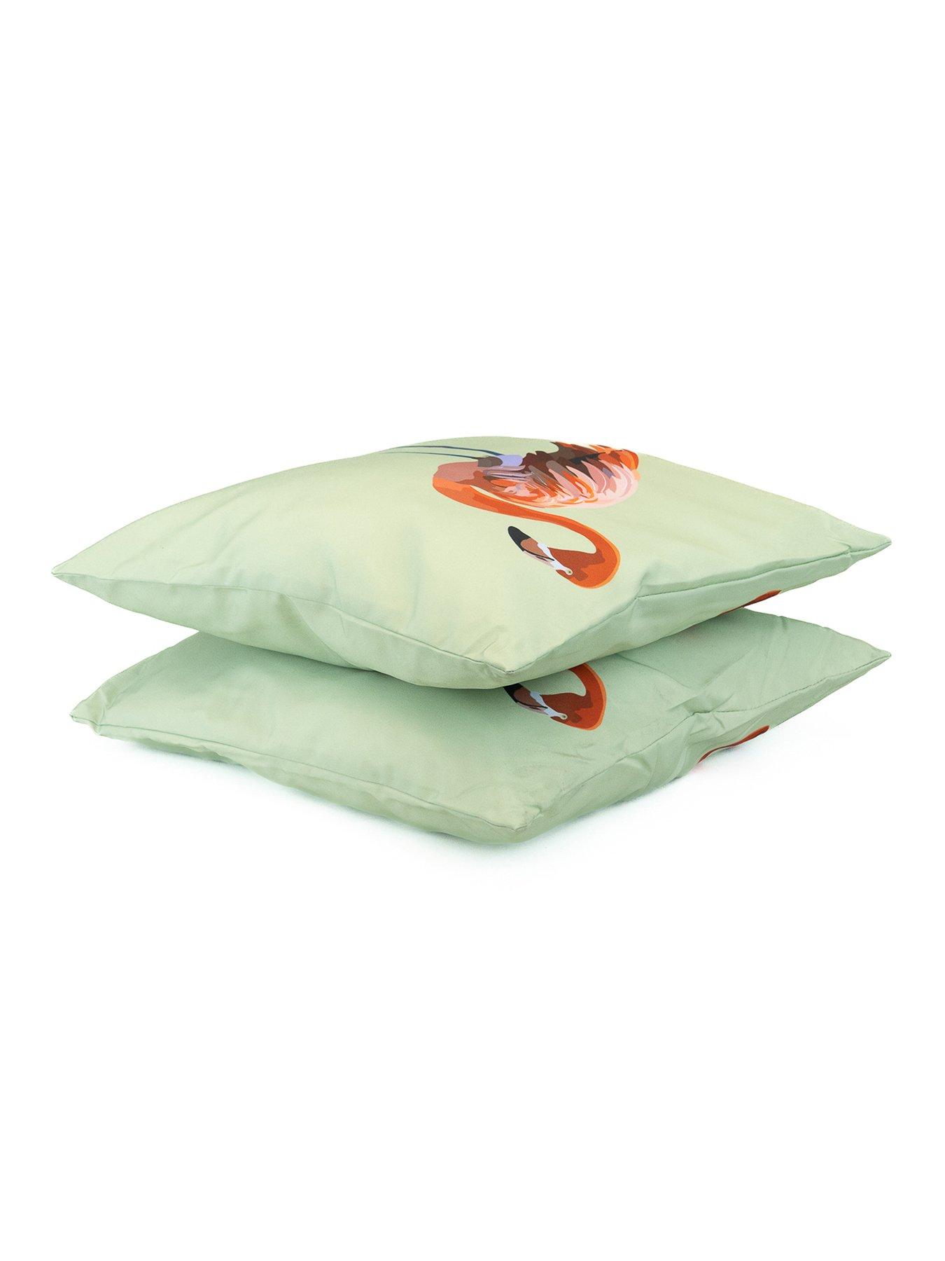 streetwize-accessories-outdoor-pair-of-solo-flamingo-scatter-cushionsoutfit