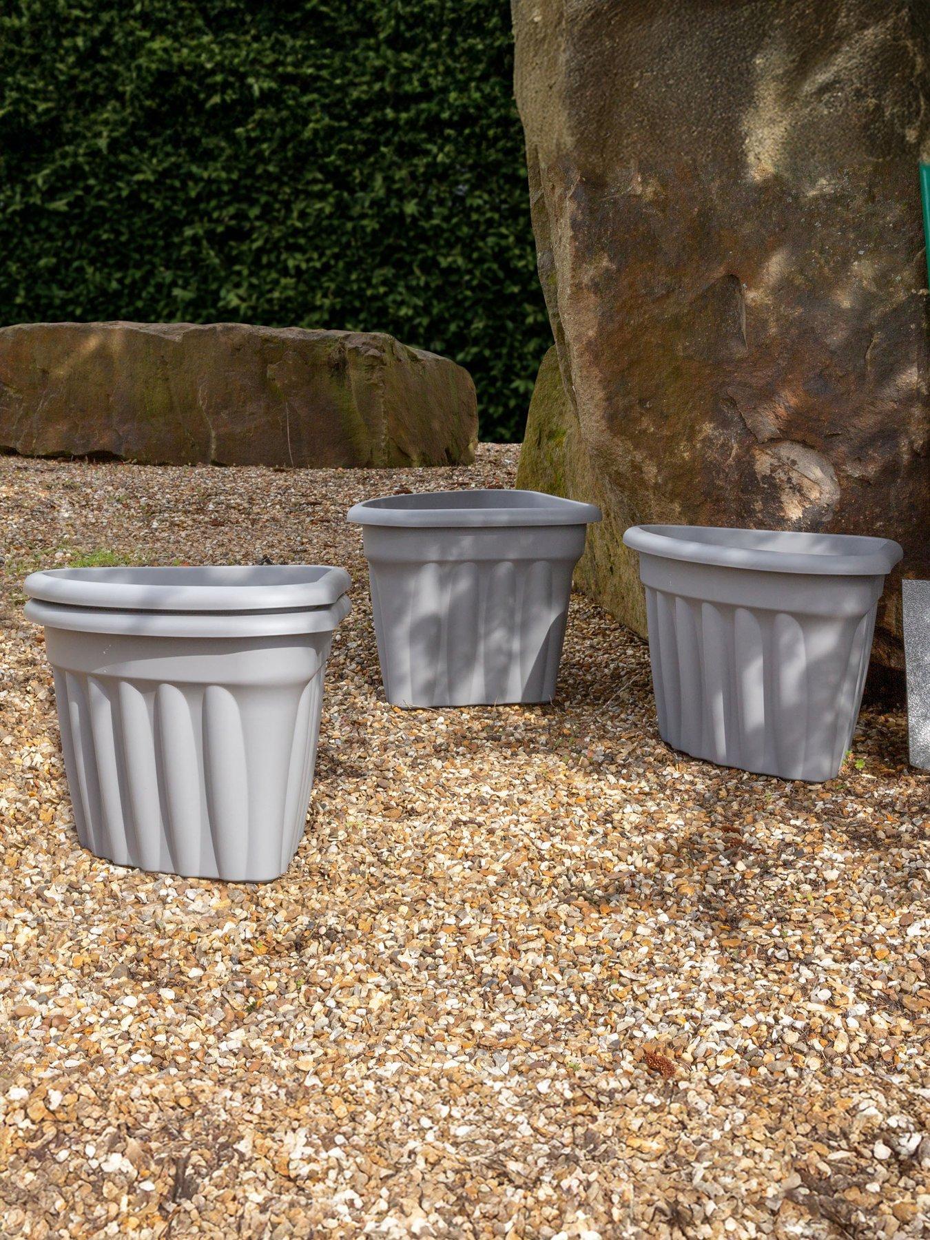 Image 1 of 5 of Wham Set of 4 Vista 40cm Corner Planter