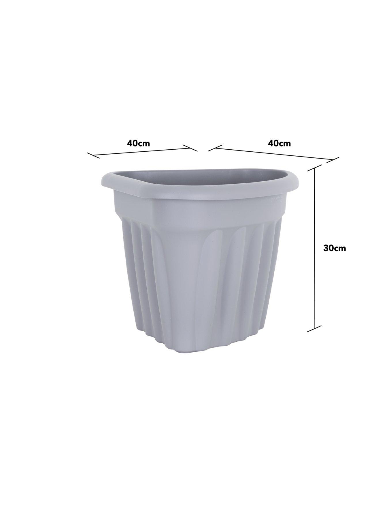 Image 5 of 5 of Wham Set of 4 Vista 40cm Corner Planter