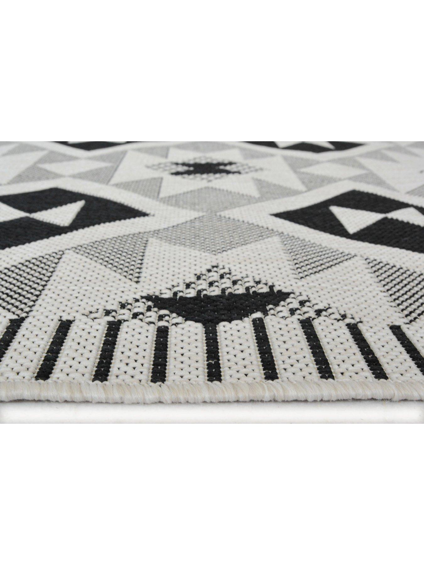 Image 5 of 5 of The Very Collection Tribal Indoor/Outdoor Flatweave - Mono