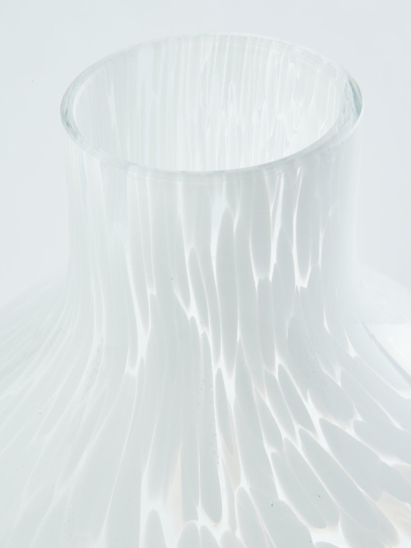 the-very-collection-white-confetti-glass-vaseoutfit