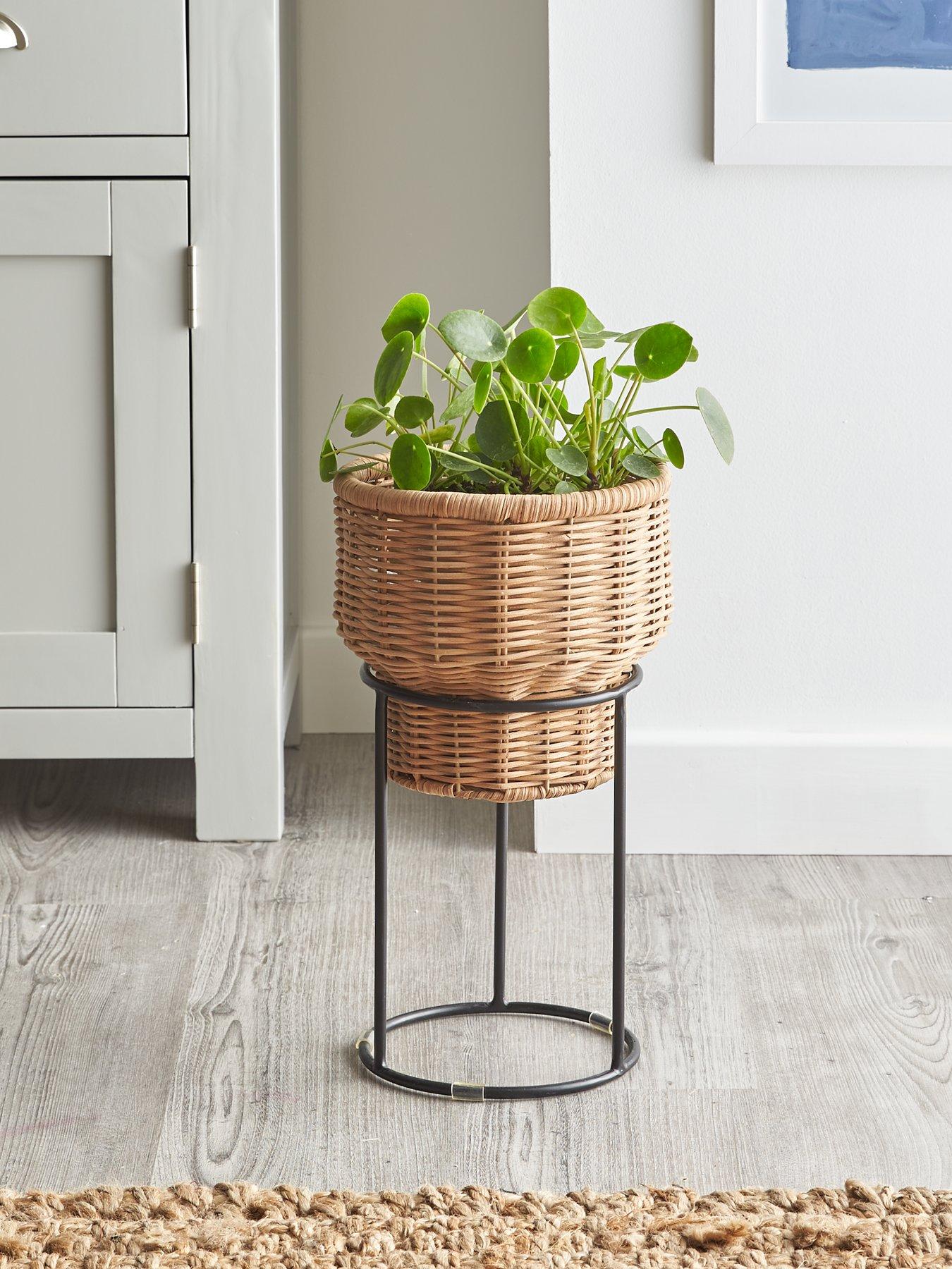 very-home-rattan-planter-on-metal-stand