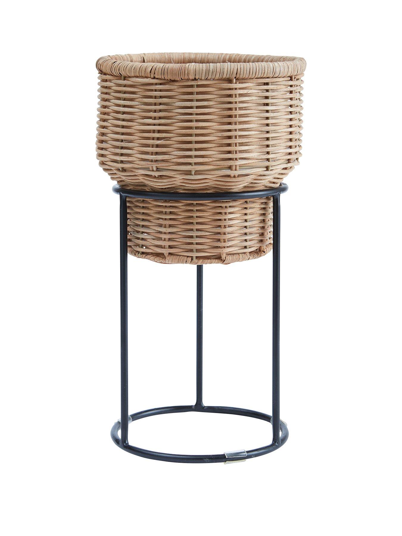 very-home-rattan-planter-on-metal-stand