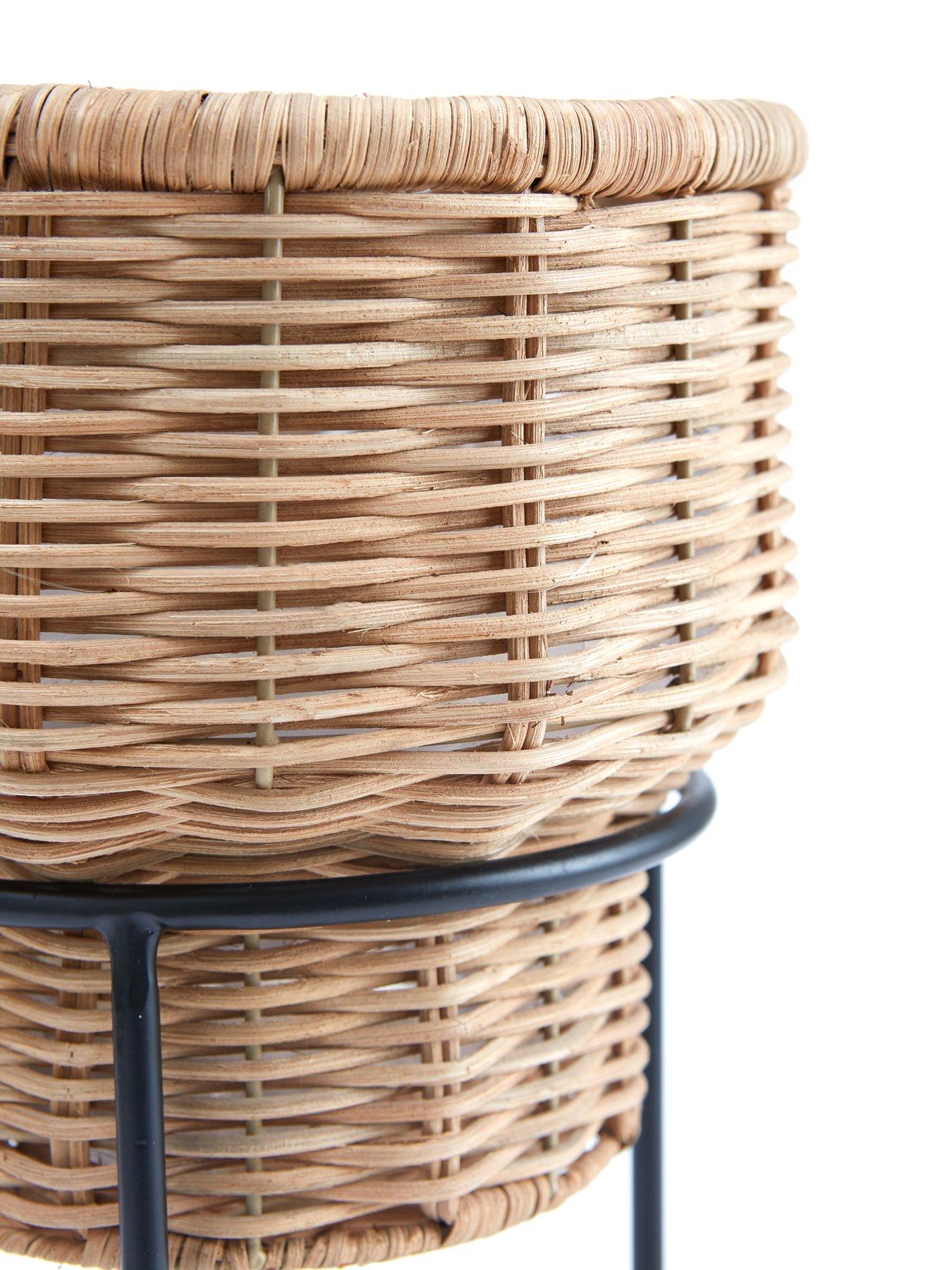 very-home-rattan-planter-on-metal-standoutfit