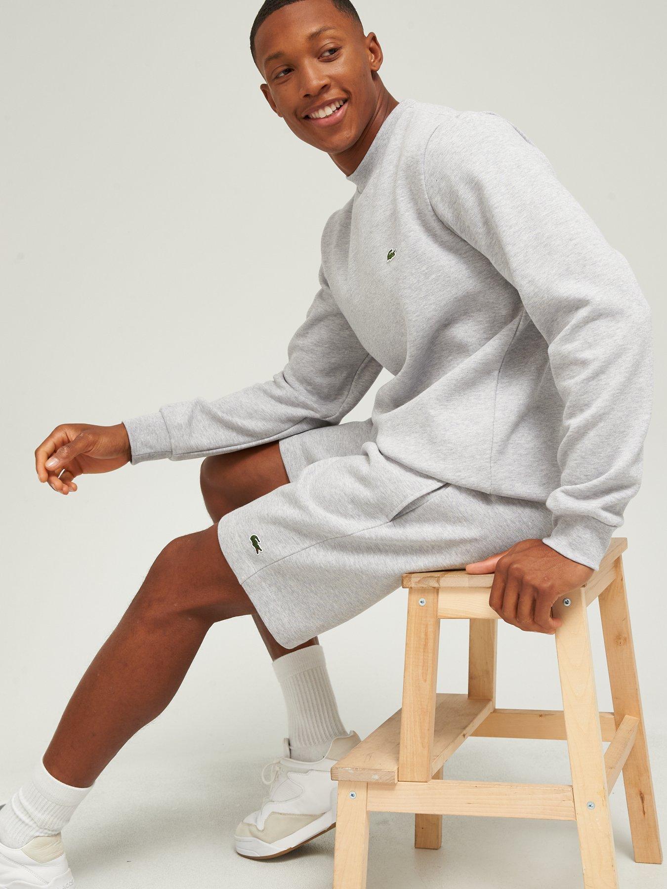 lacoste-fleece-jersey-shorts-light-greyoutfit