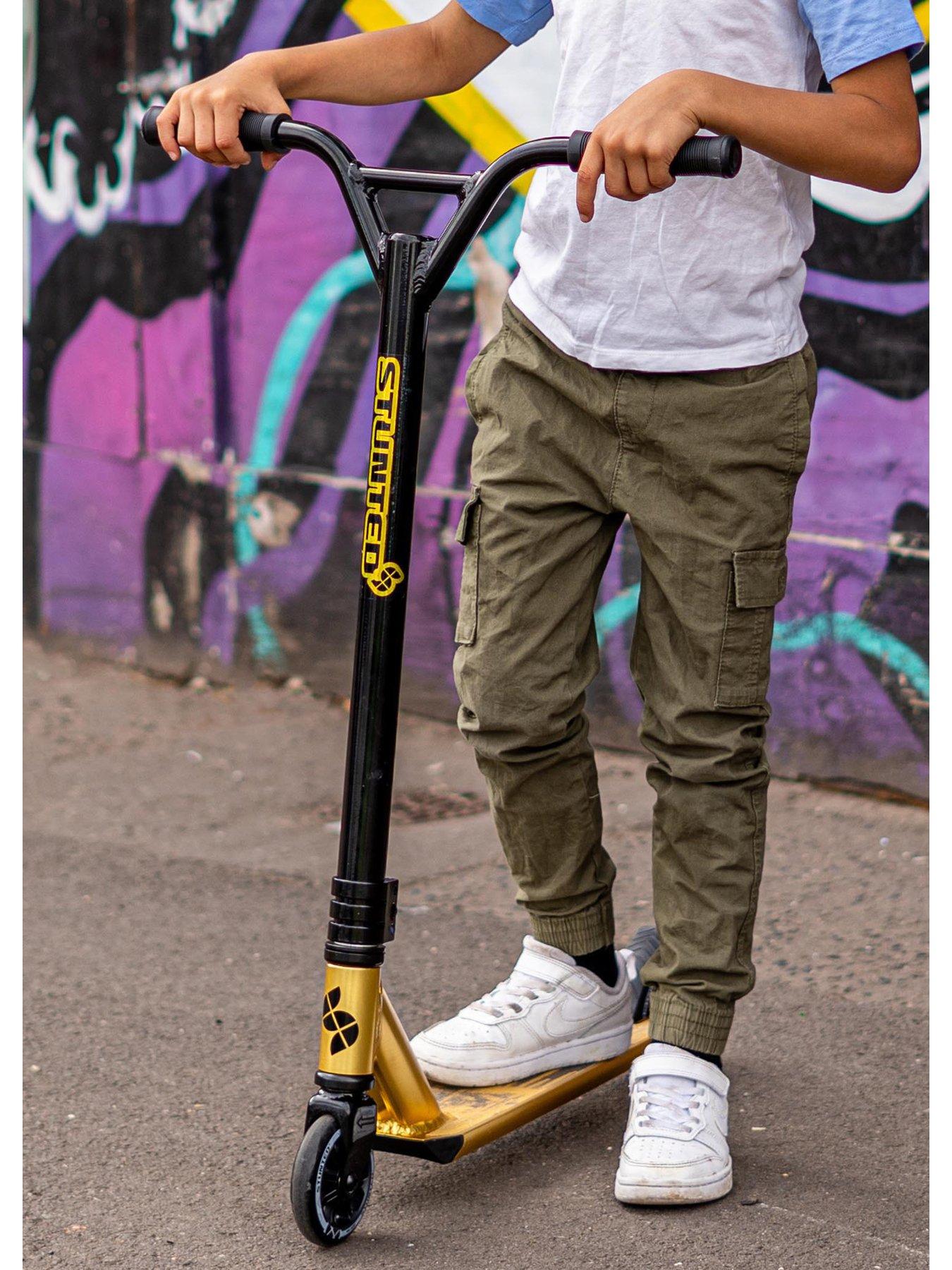 Image 2 of 8 of STUNTED Stunted Gilt Stunt Scooter