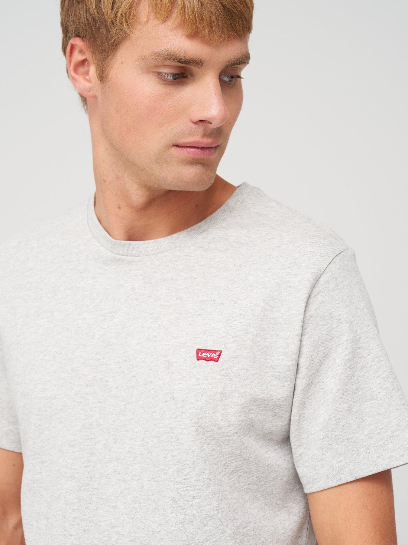 levis-original-small-logo-t-shirt-greyoutfit