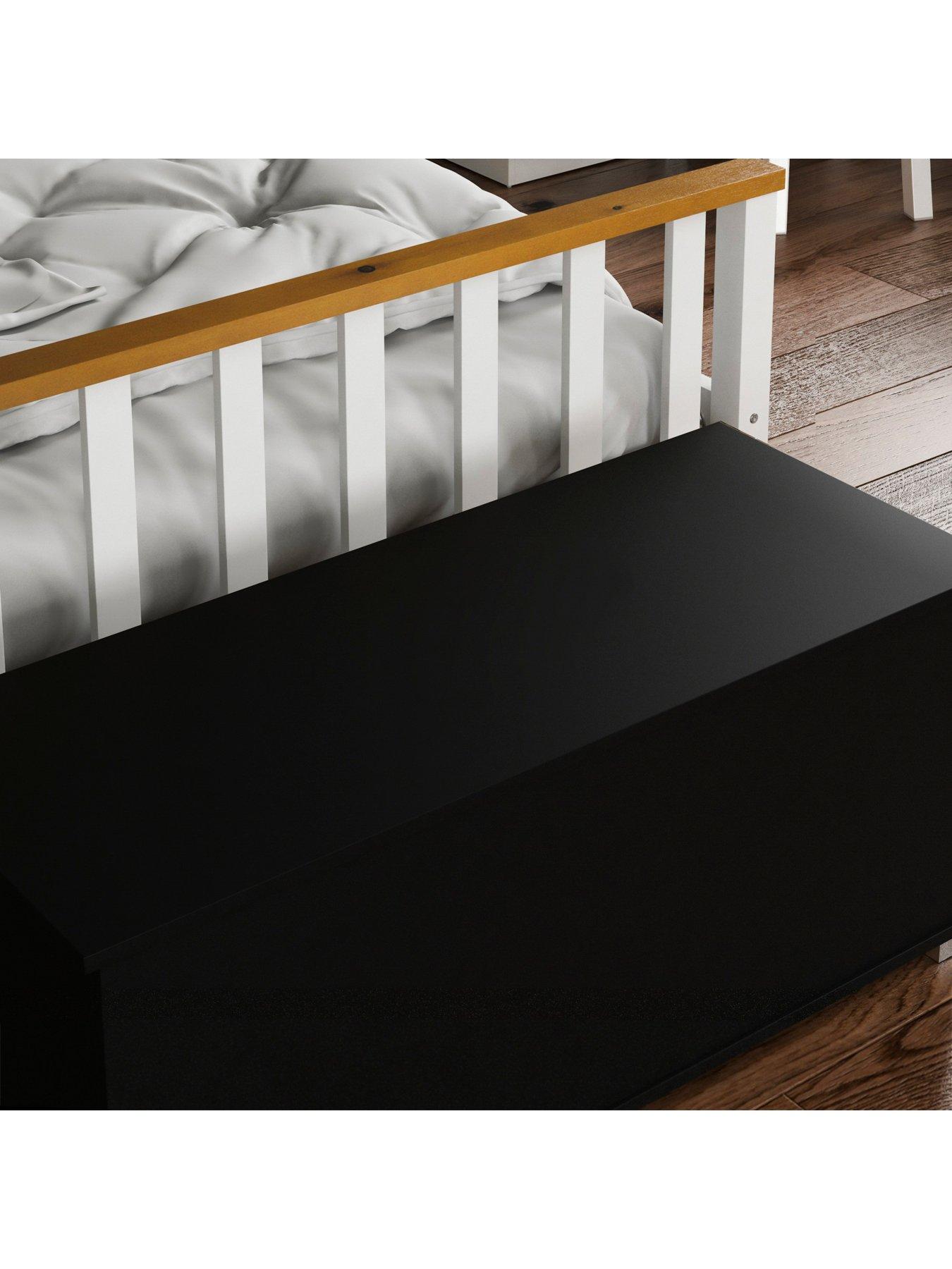 vida-designs-leon-storage-ottoman-blackdetail