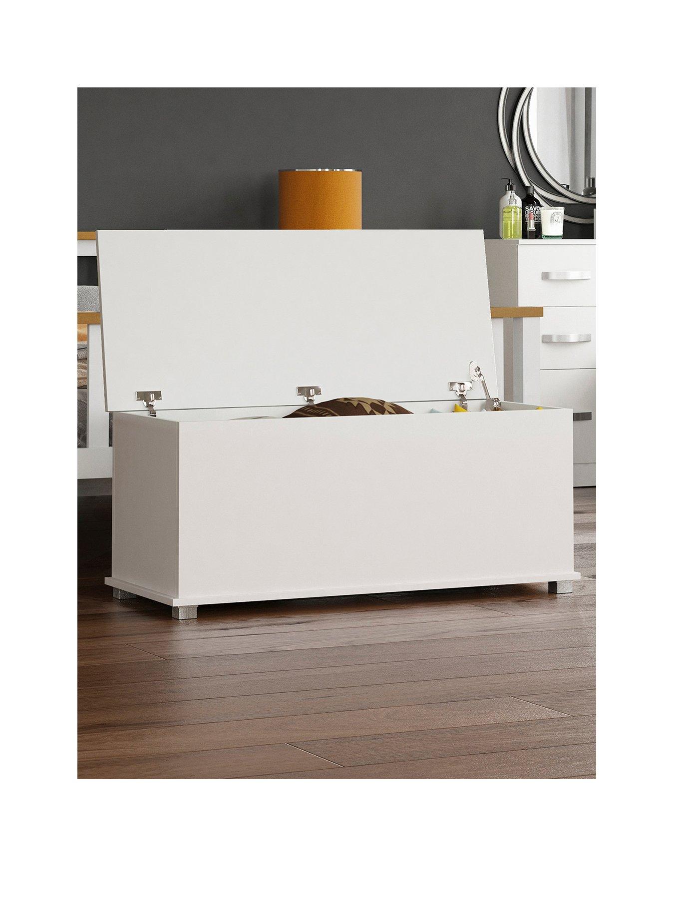 vida-designs-leon-storage-ottoman-whiteback