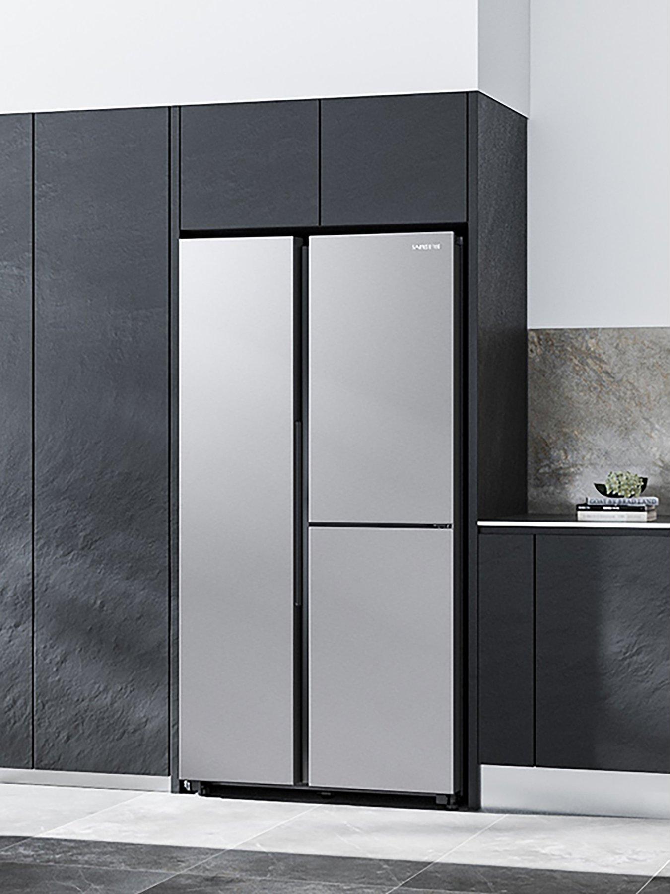 Image 3 of 8 of Samsung Series 9 RH69B8931S9/EU American Fridge Freezer with Beverage Center&trade; - E Rated - Matte Stainless