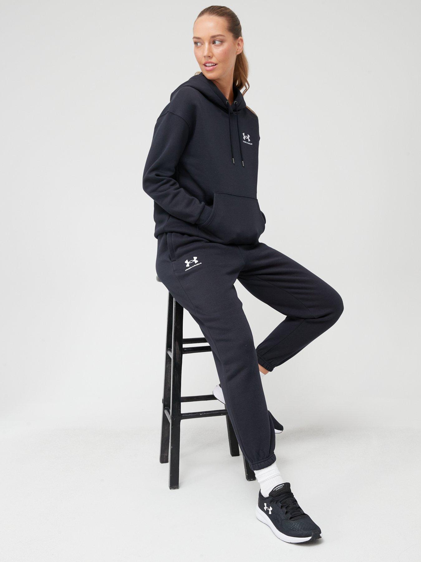 under-armour-essential-fleece-joggers-blackwhitedetail