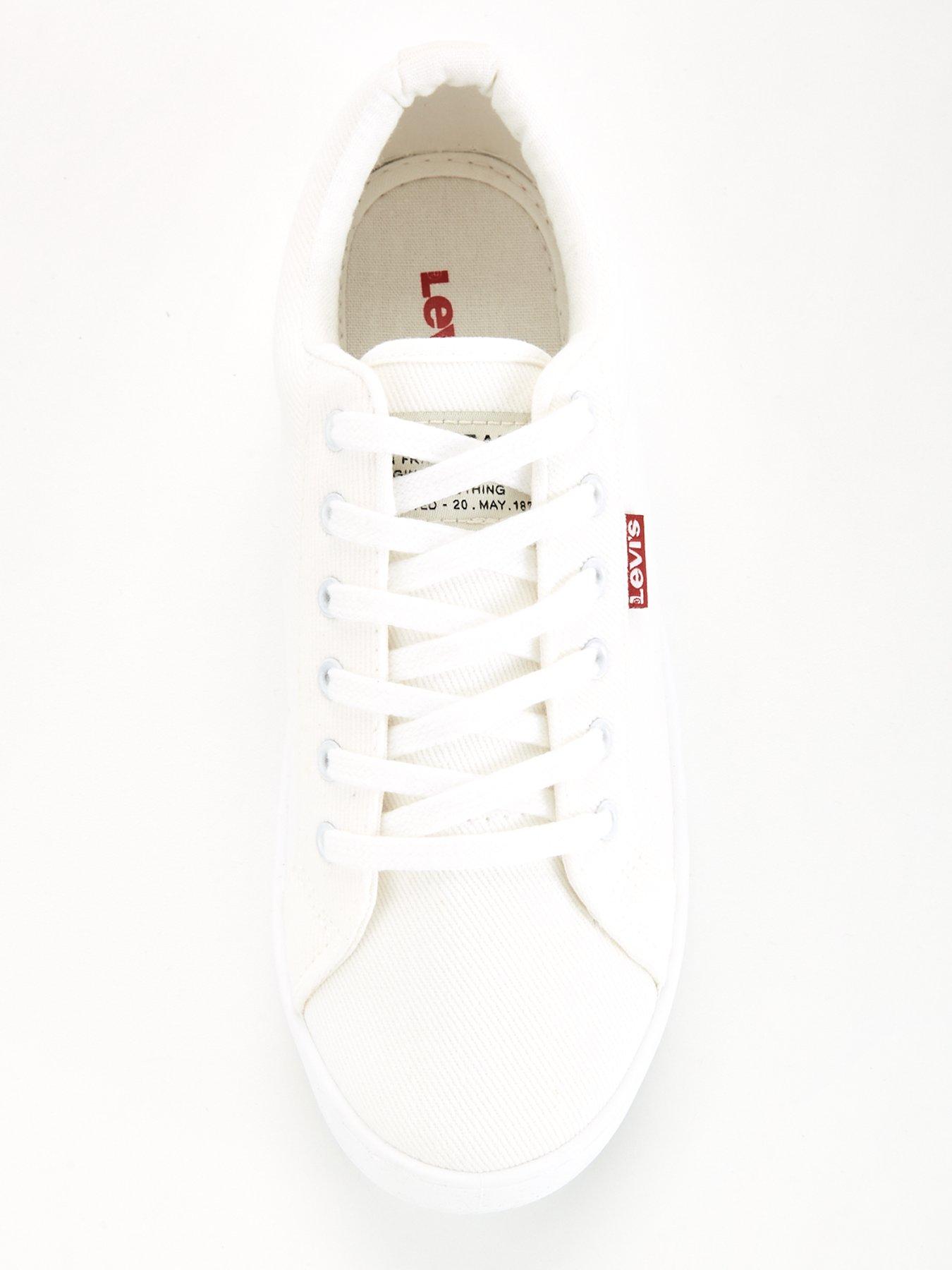 levis-malibu-canvas-trainer-whiteoutfit