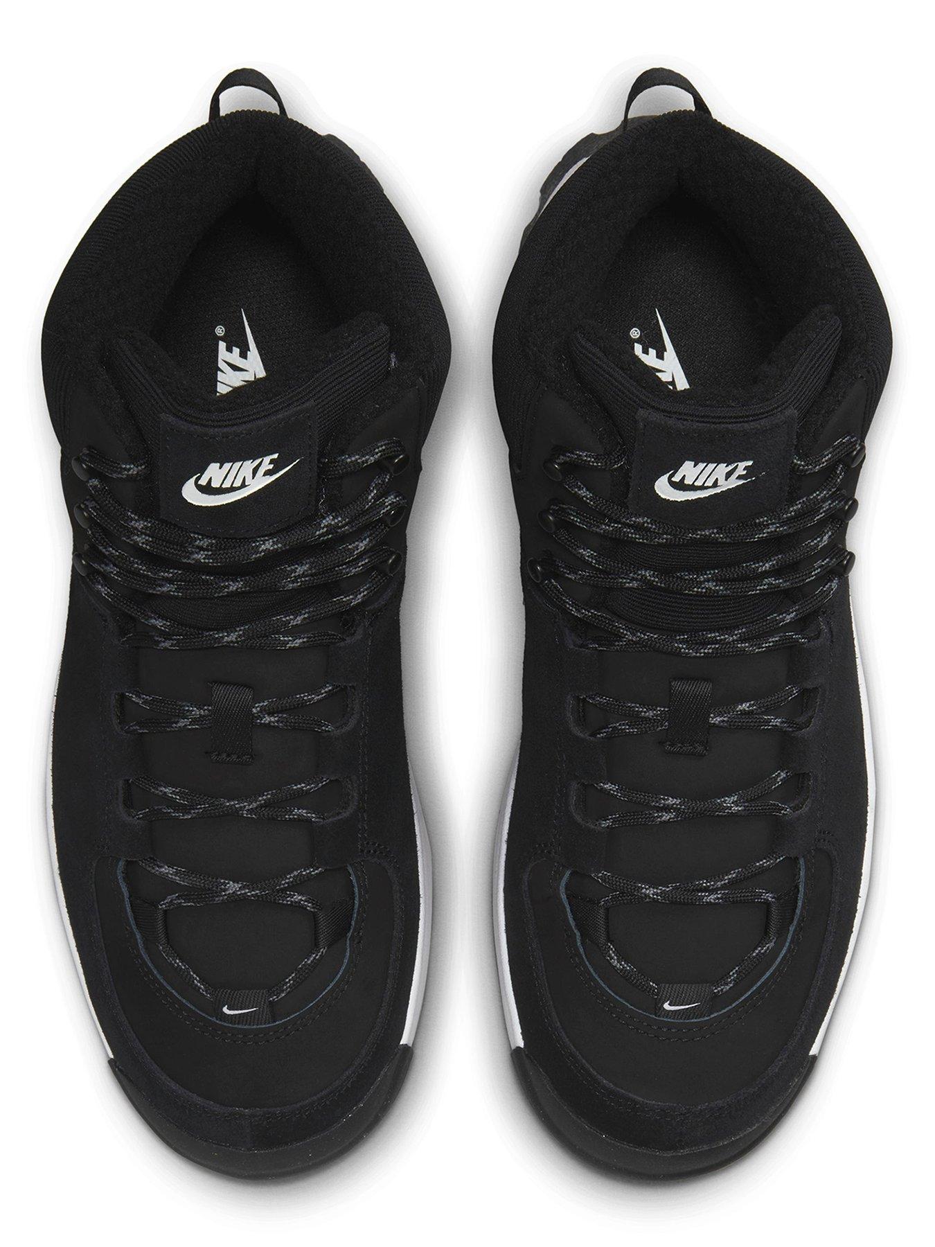 nike-classic-city-boots-blackwhiteoutfit