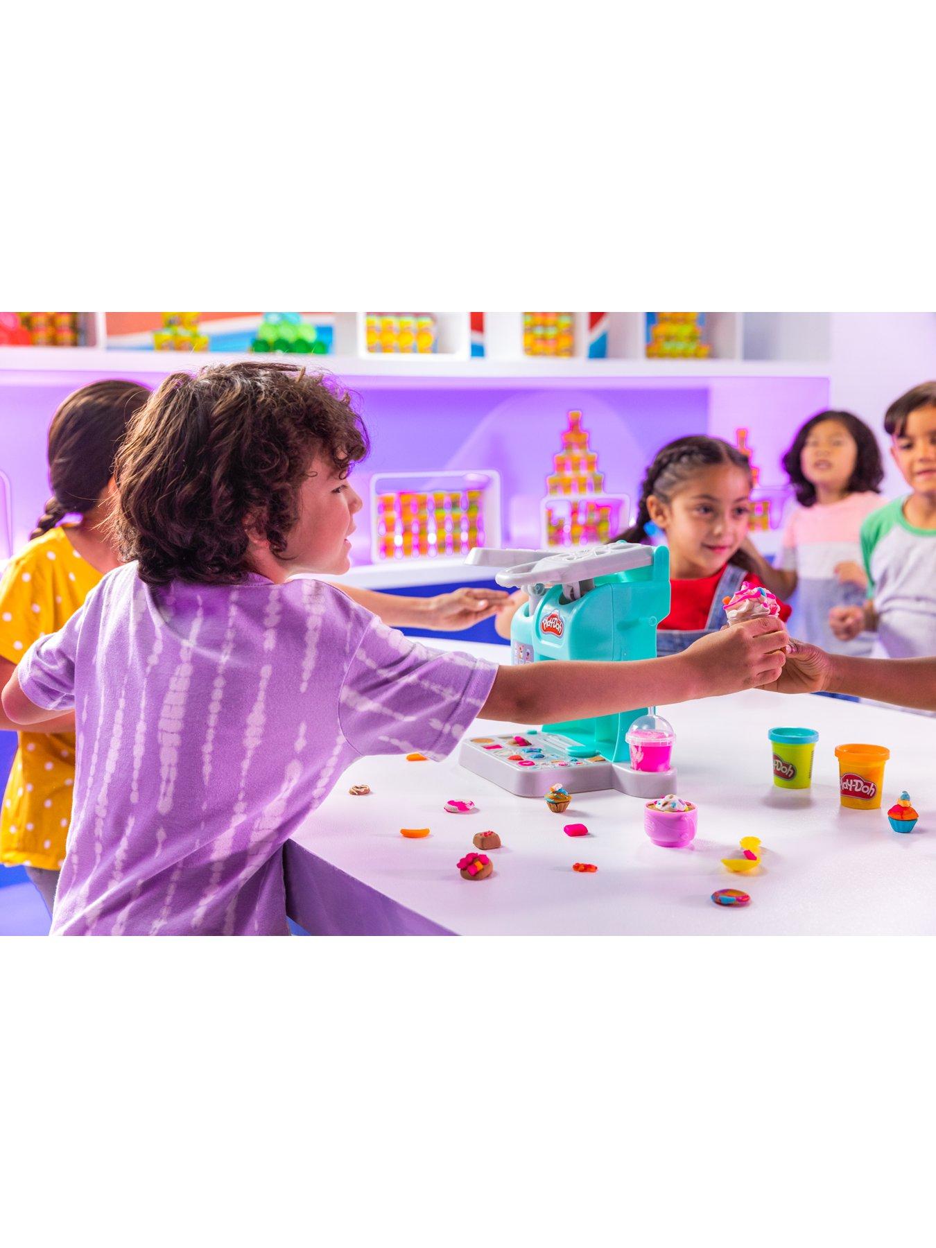 Image 4 of 8 of Play-Doh Kitchen Creations Super Colourful Cafe Playset with 20 Pieces