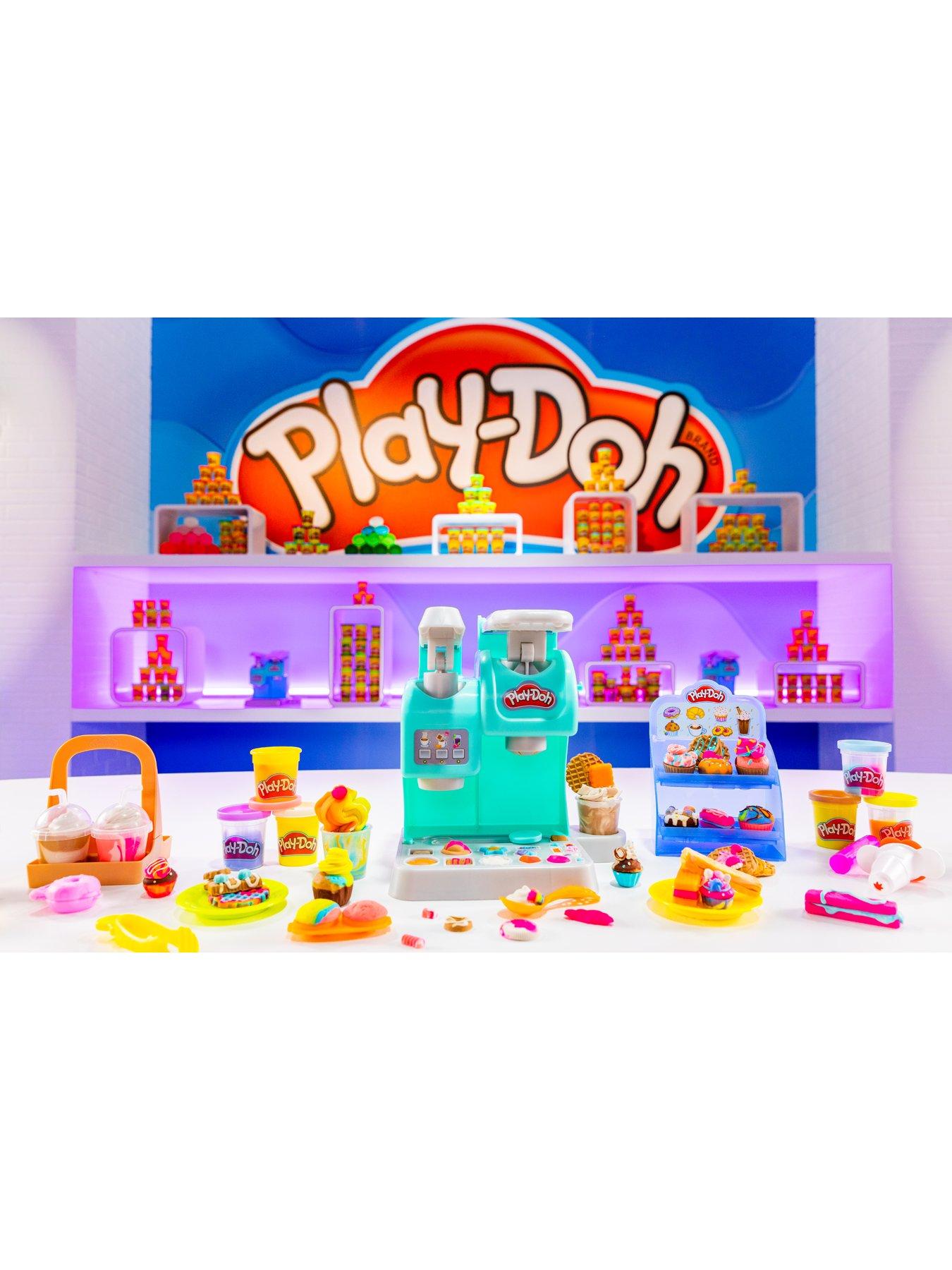 Image 5 of 8 of Play-Doh Kitchen Creations Super Colourful Cafe Playset with 20 Pieces