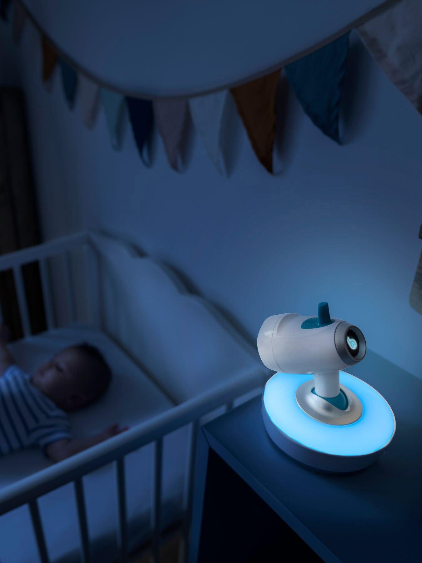 babymoov-yoo-moov-motorised-videocamera-baby-monitor-and-night-lightstillFront