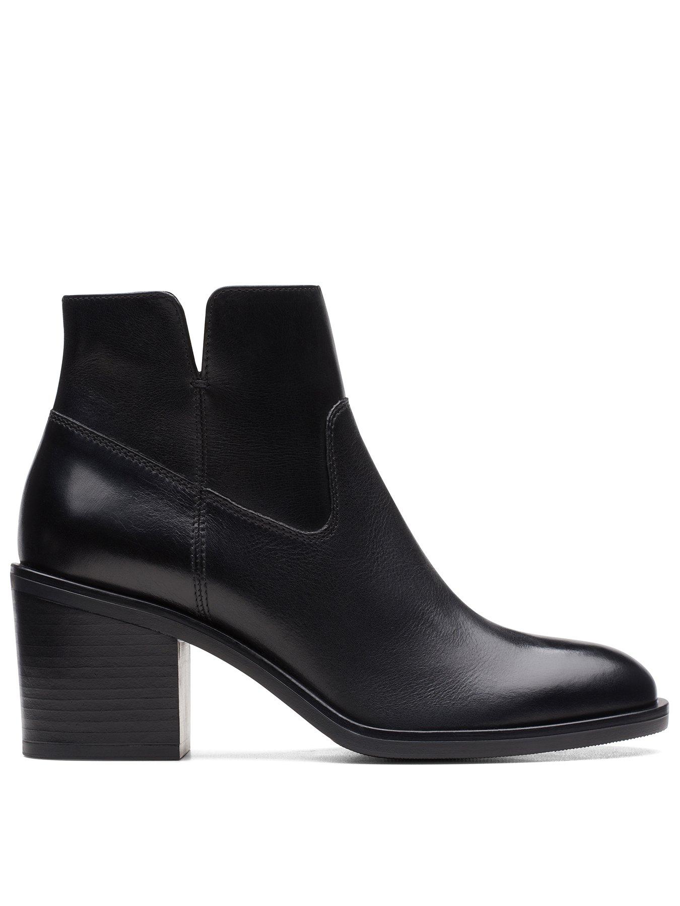 Clarks boots black clearance friday