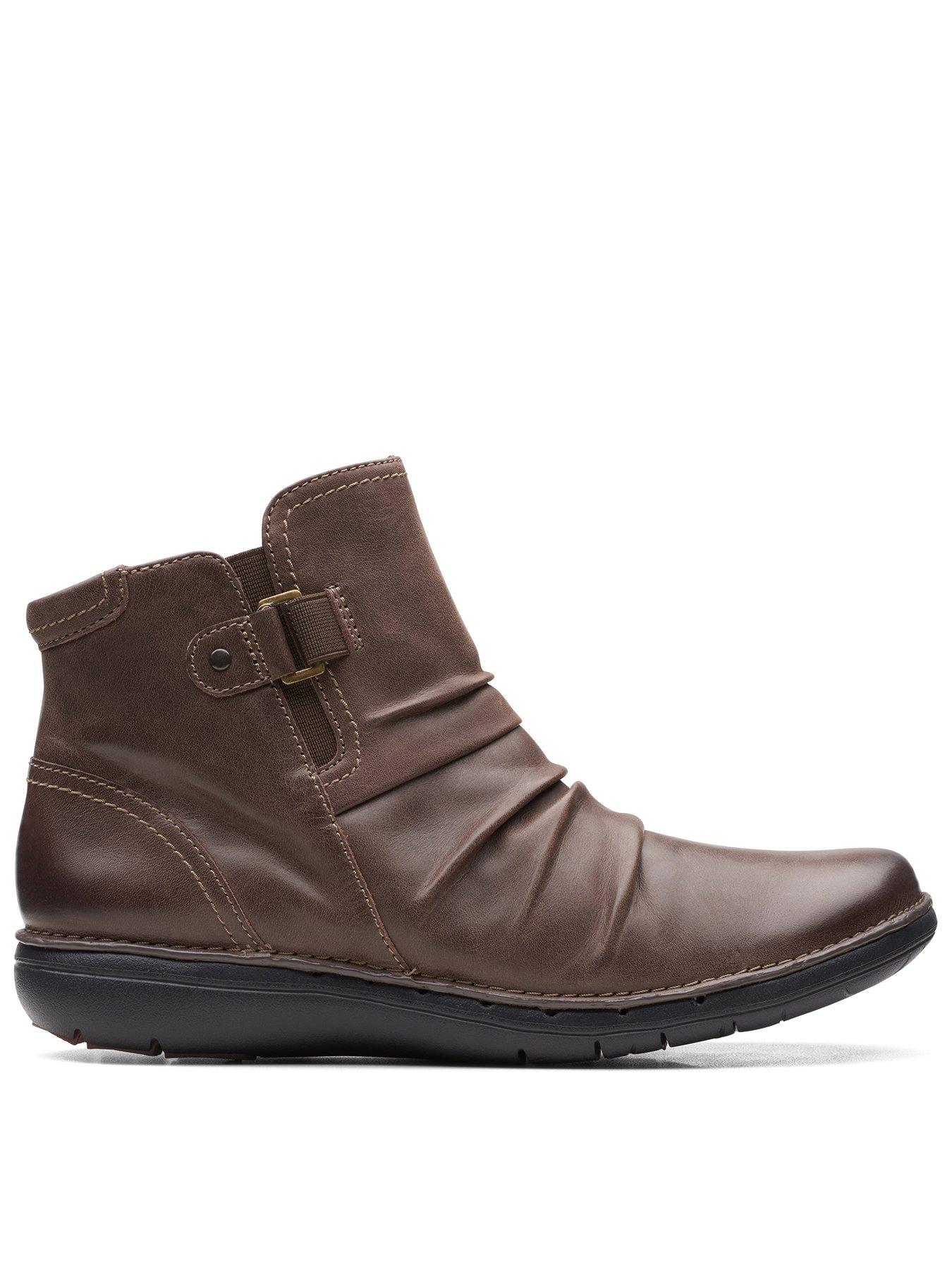 Pelagic venstre Persona Clarks Un Loop Top Ankle Boots - Dark Brown | Very Ireland