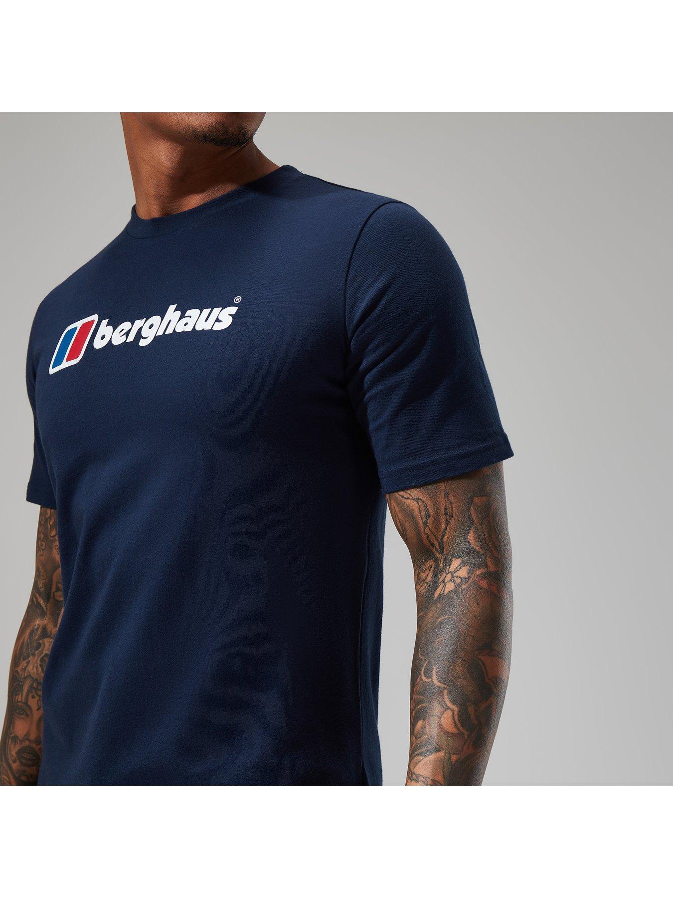 berghaus-classic-chest-logo-t-shirt-navyoutfit