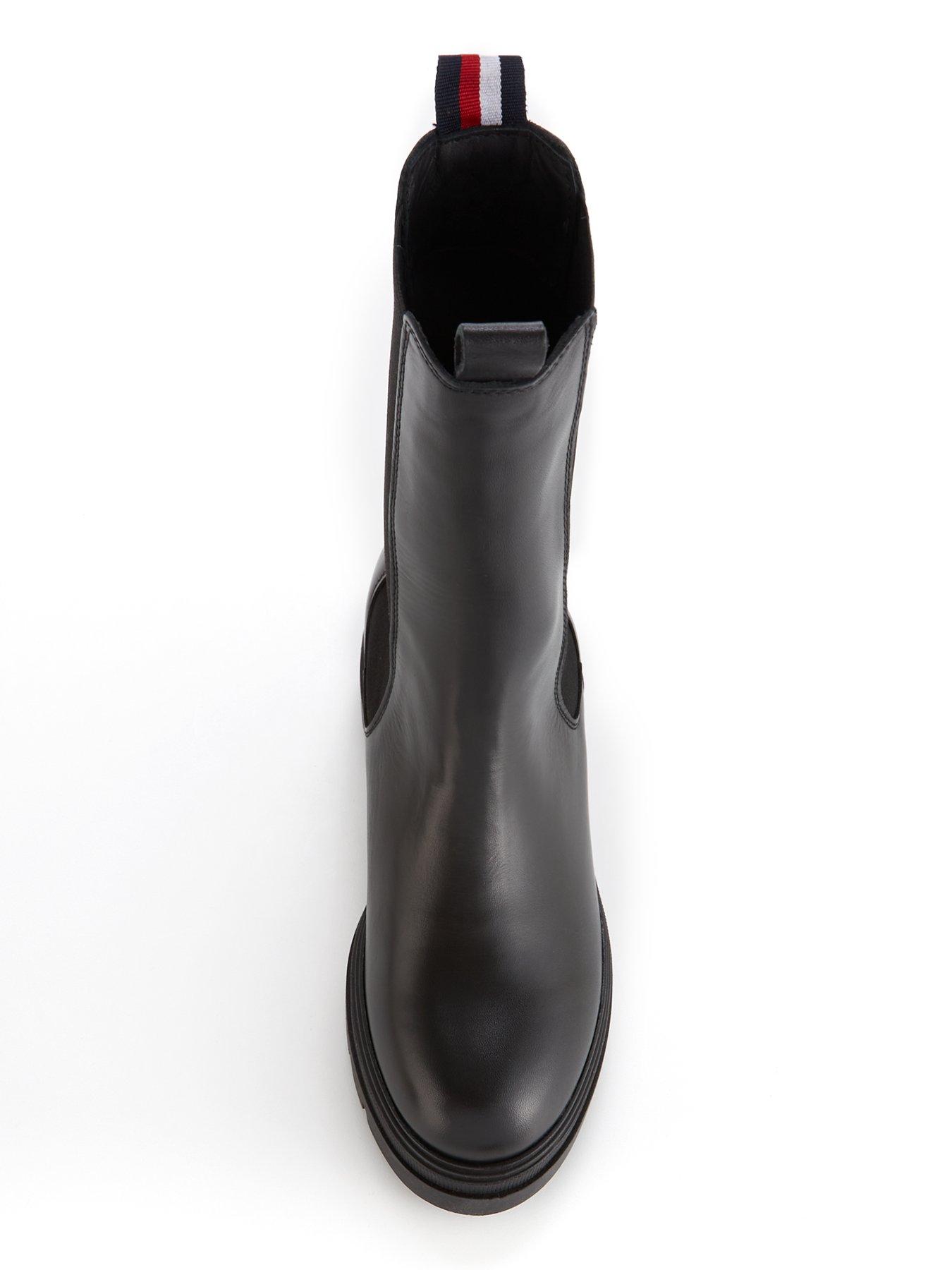 tommy-hilfiger-monochromatic-leathernbspchelsea-boot-blackoutfit