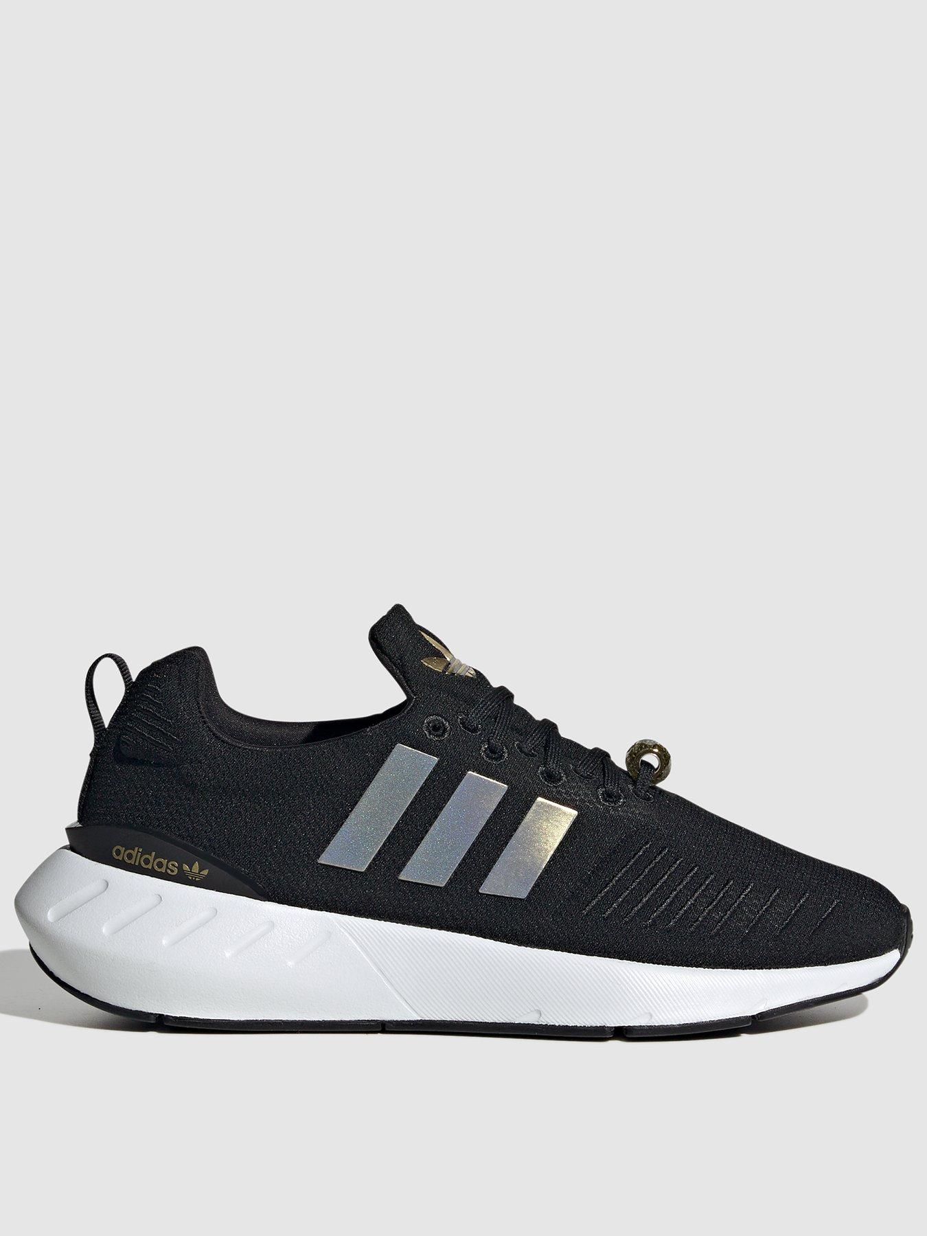 Adidas swift run clearance sneaker black and gold