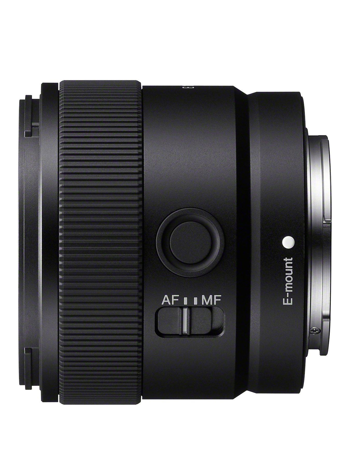 Image 2 of 8 of Sony E 11 mm F1.8 , APS-C Wide Angle Prime Lens (SEL11F18)