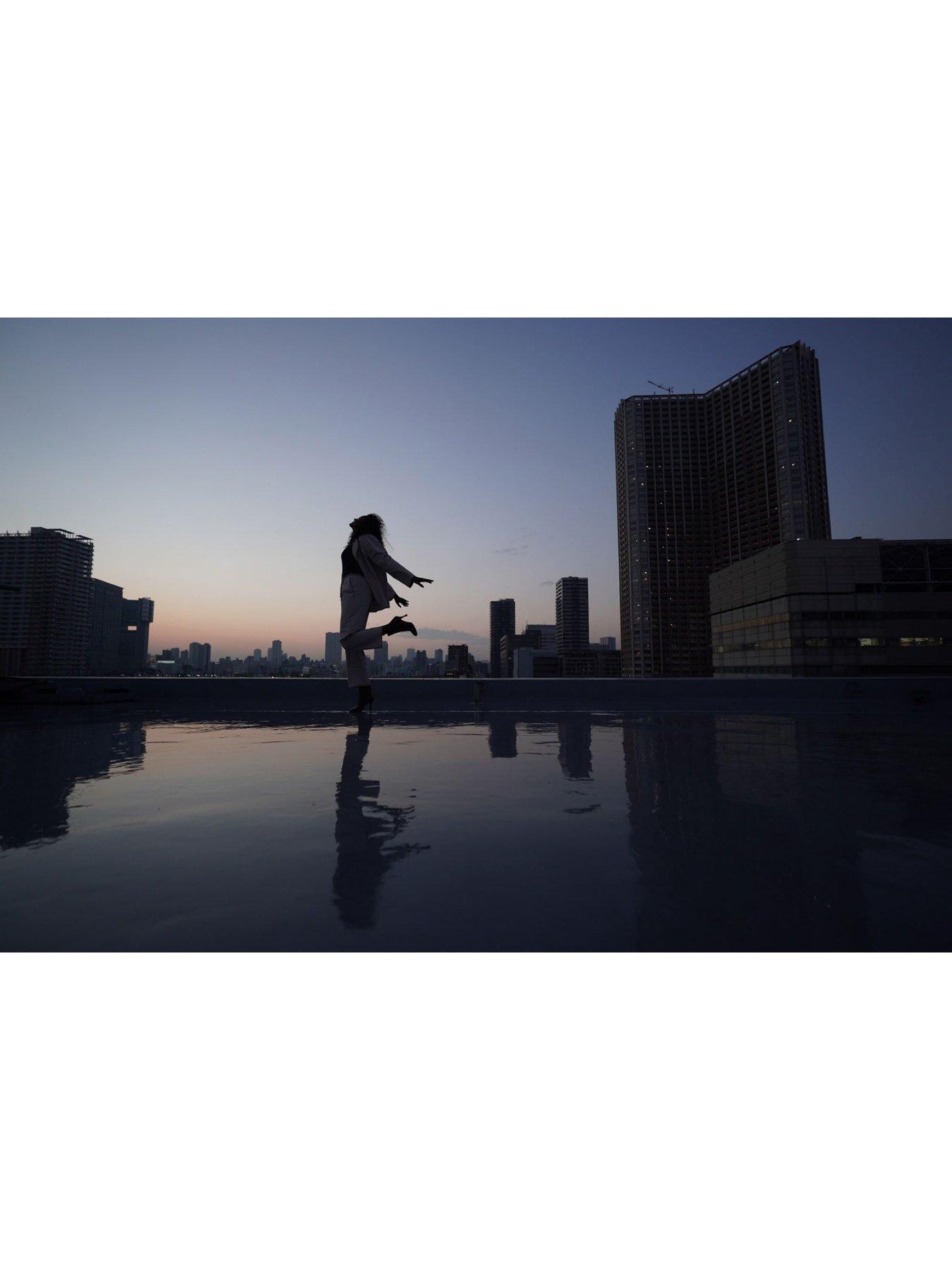 Image 6 of 8 of Sony E 11 mm F1.8 , APS-C Wide Angle Prime Lens (SEL11F18)