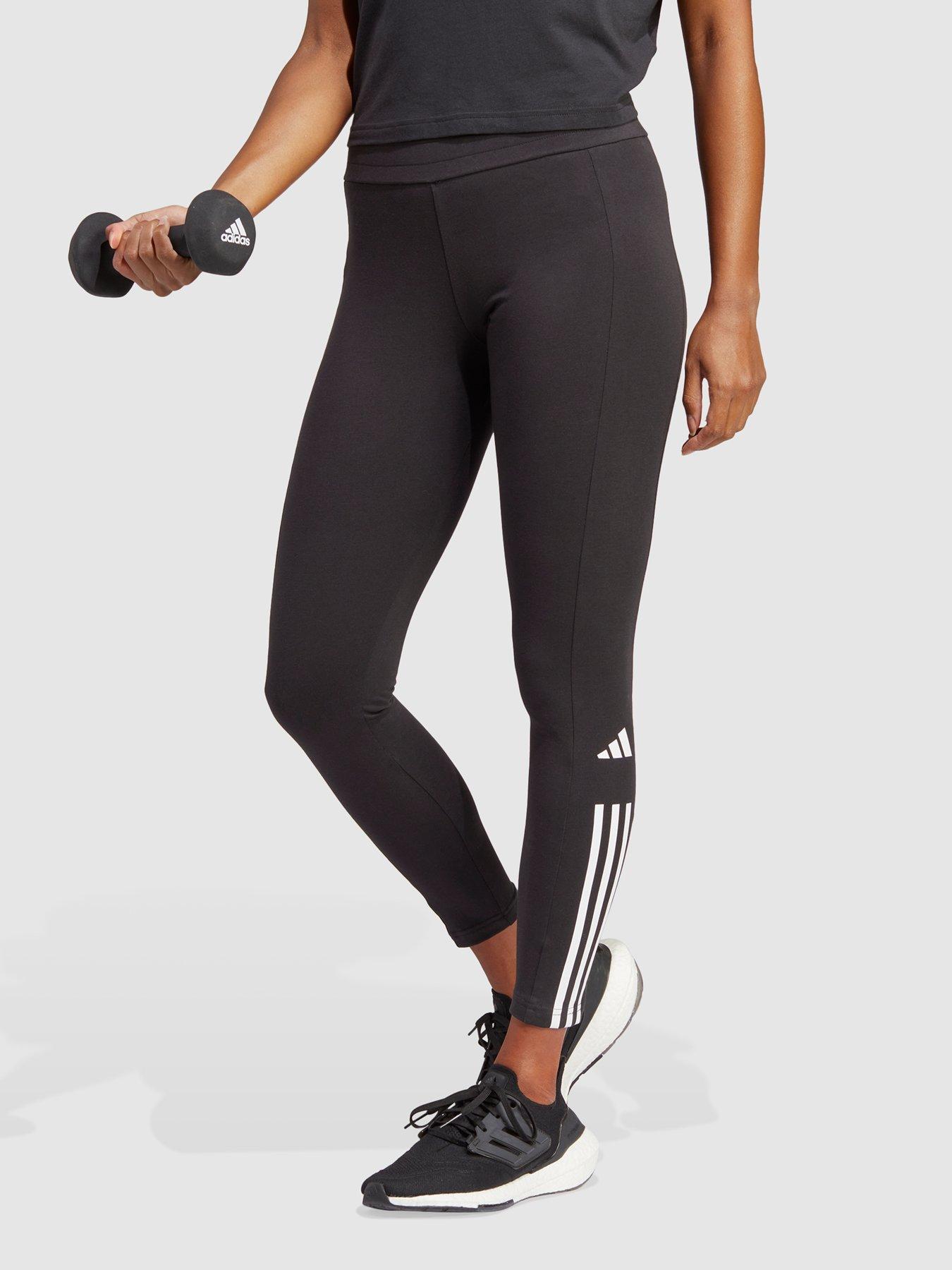 Train Essentials 3-Stripes High-Waisted 3/4 Leggings