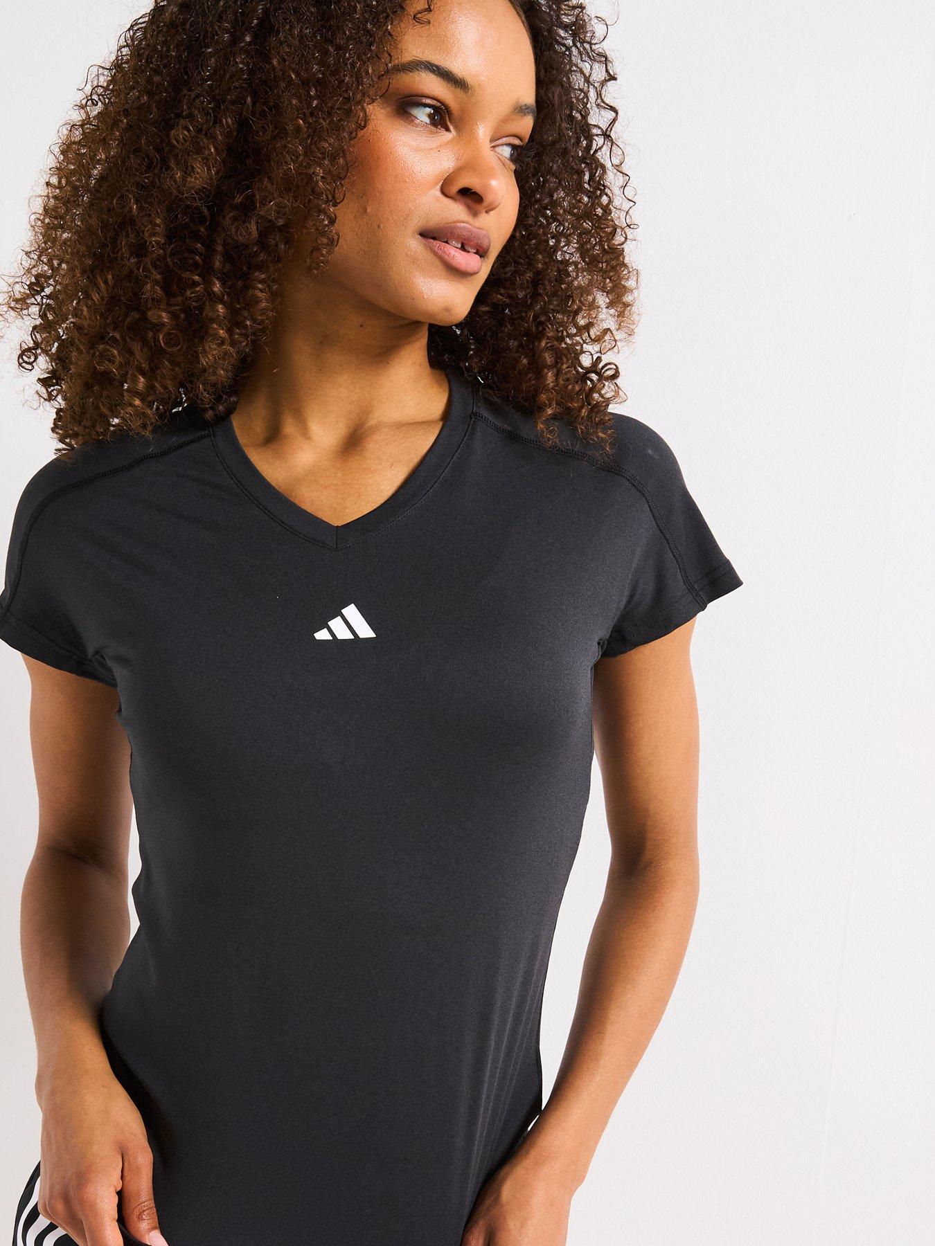 adidas-performance-aeroready-train-essentials-minimal-branding-v-neck-t-shirt-blackdetail