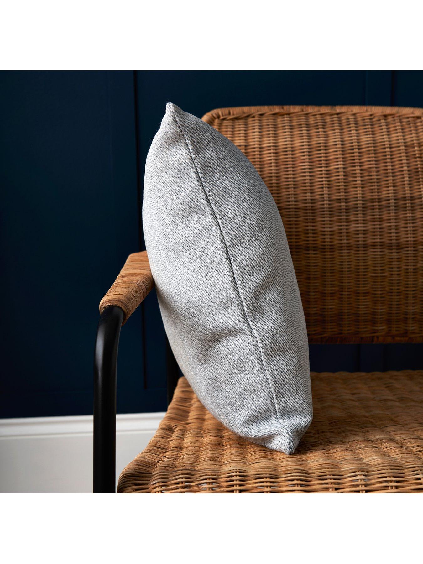 the-very-collection-loft-cushiondetail