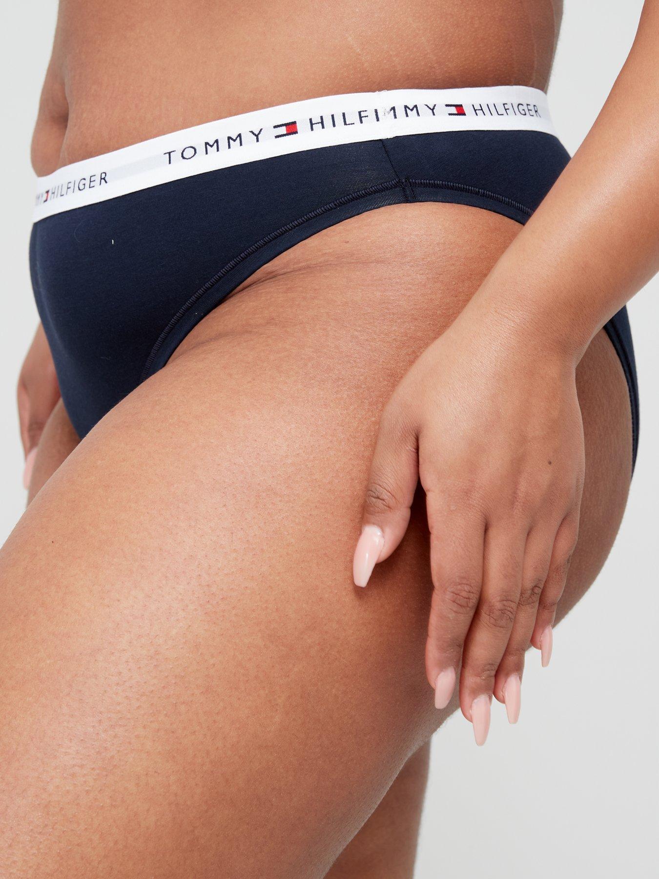 tommy-hilfiger-plus-size-logo-waistband-brief-navyoutfit