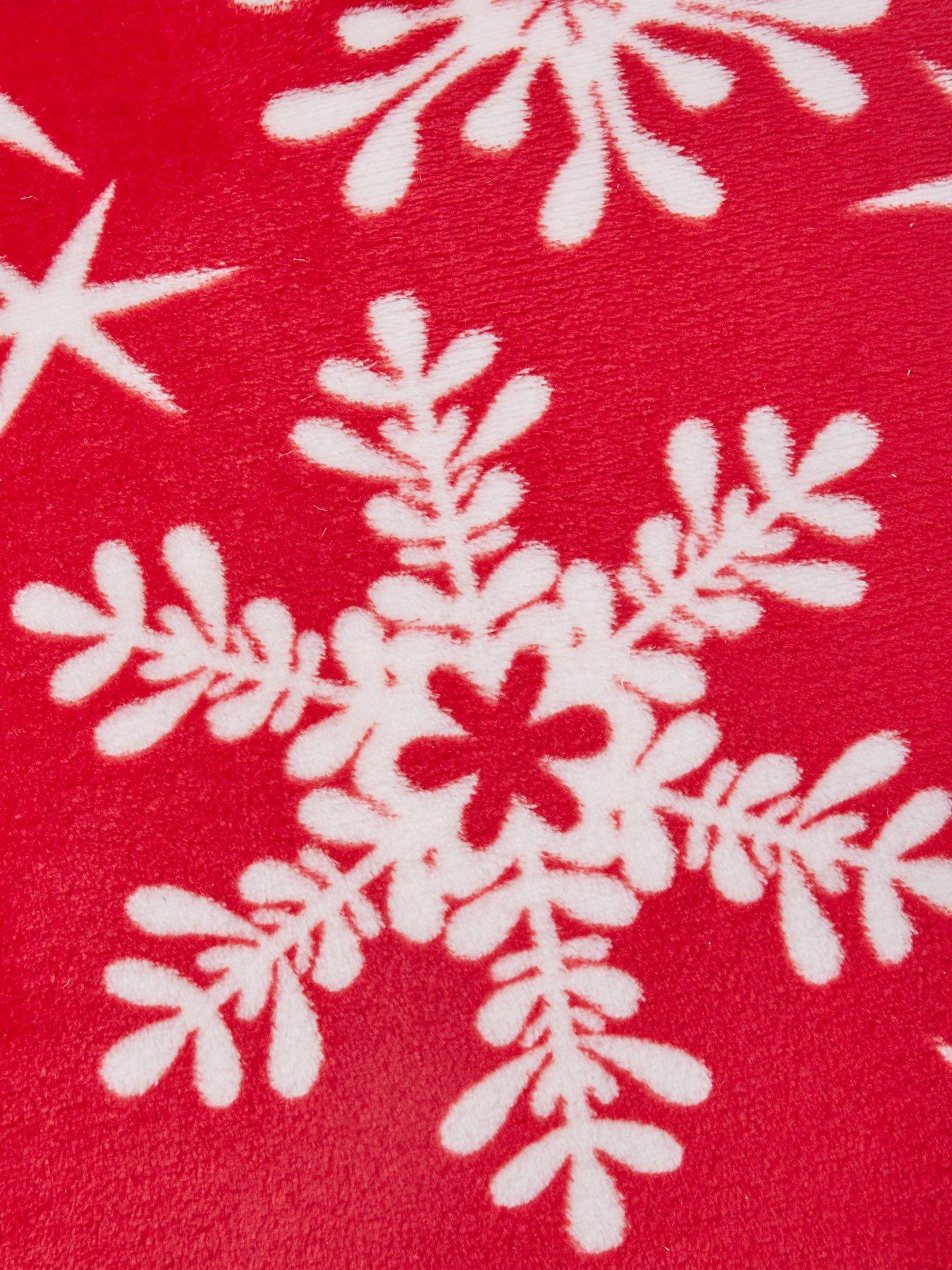 very-home-christmas-snow-flake-cushion-in-redoutfit