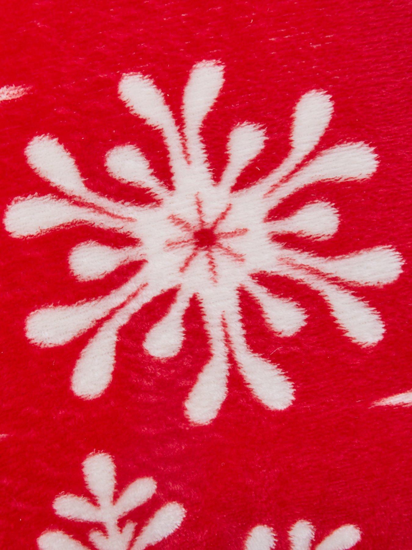 very-home-christmas-snow-flake-cushion-in-reddetail