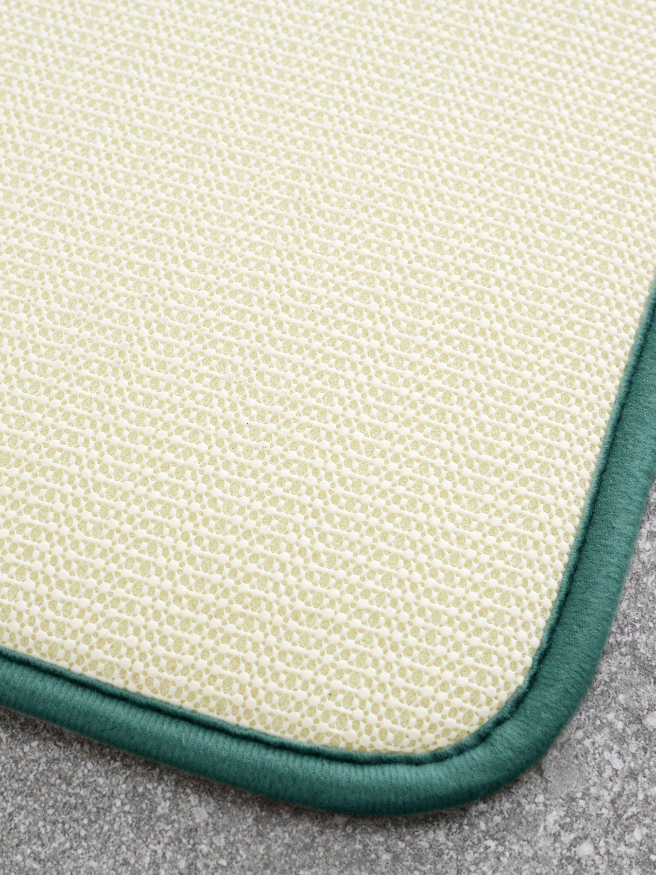 catherine-lansfield-anti-bacterial-memory-foam-bathmat-and-ped-matback