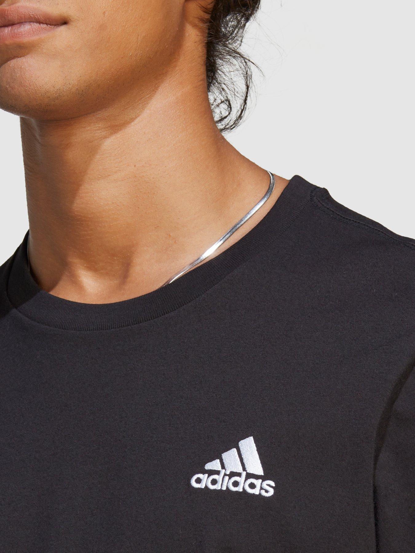 adidas-sportswear-essentials-single-shirt-embroidered-small-logo-t-shirt-blackoutfit