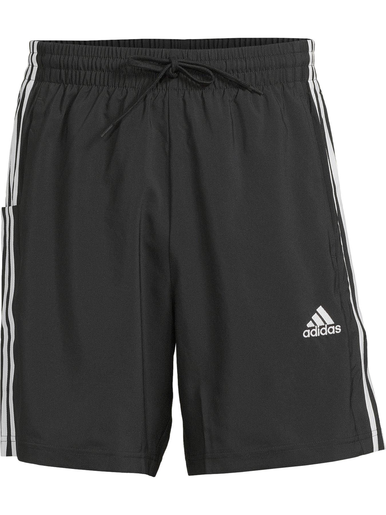 adidas-sportswear-aeroready-essentials-chelsea-3-stripes-shorts-blackwhiteoutfit