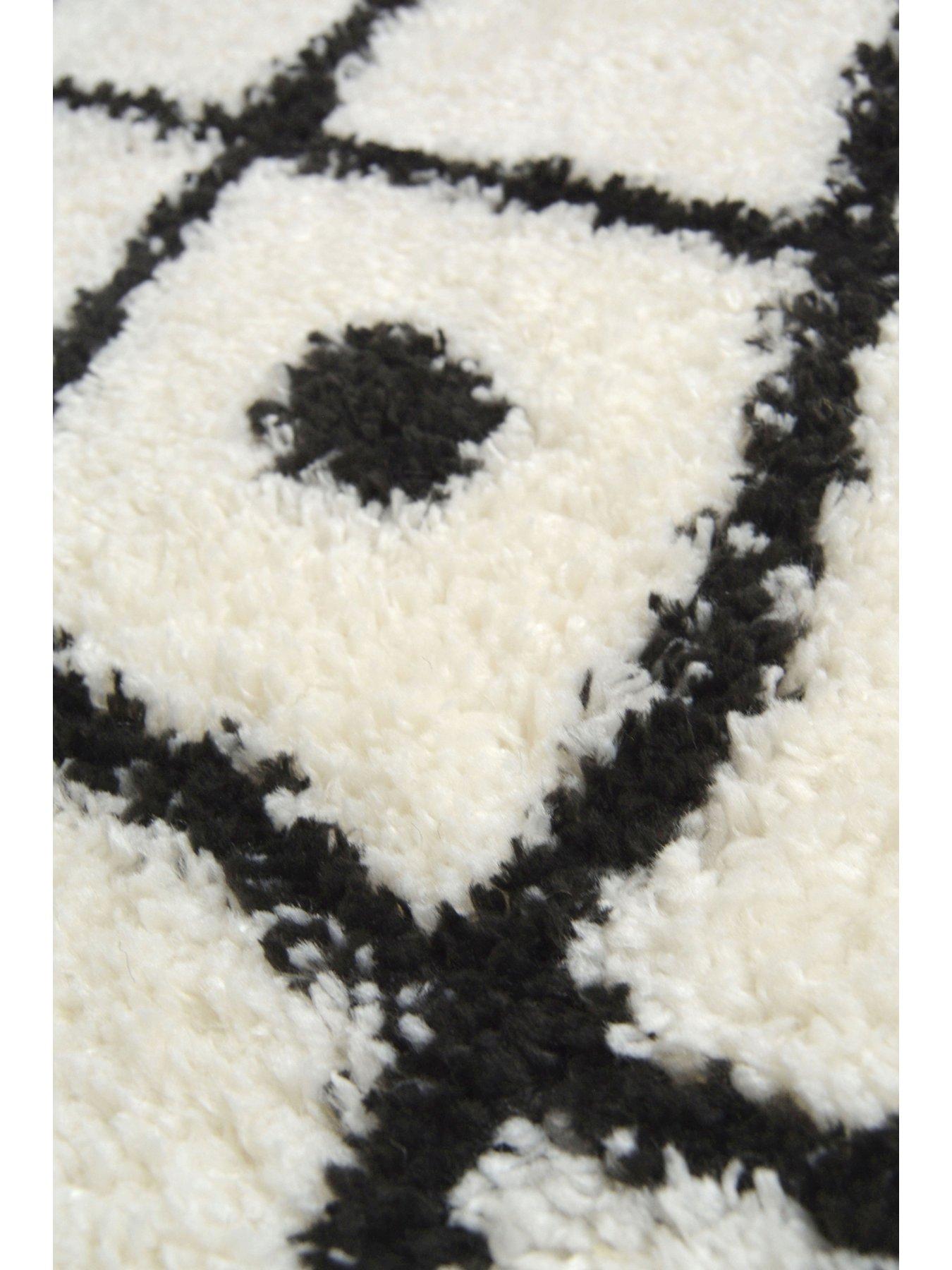 Image 4 of 5 of The Very Collection Snug Diamonds Rug - White