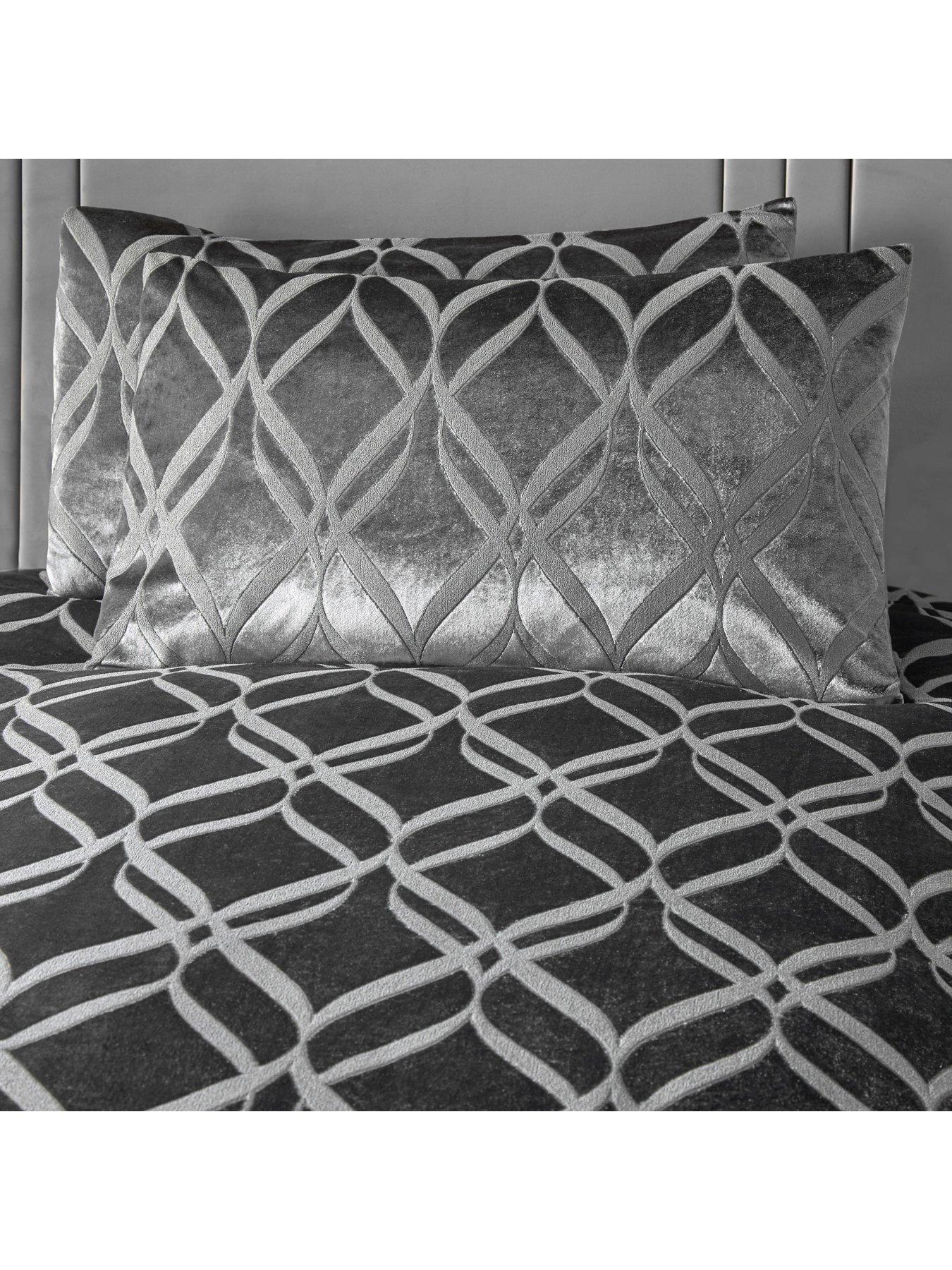 soiree-belfort-jacquard-duvet-cover-set-greyoutfit