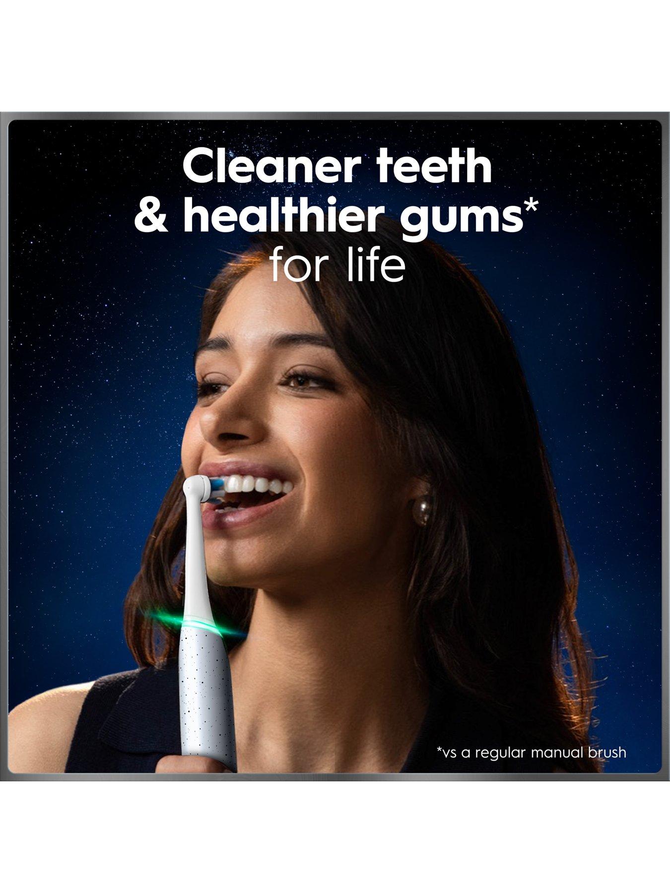Image 7 of 8 of Oral-B iO10 Electric Toothbrush -&nbsp;Stardust White